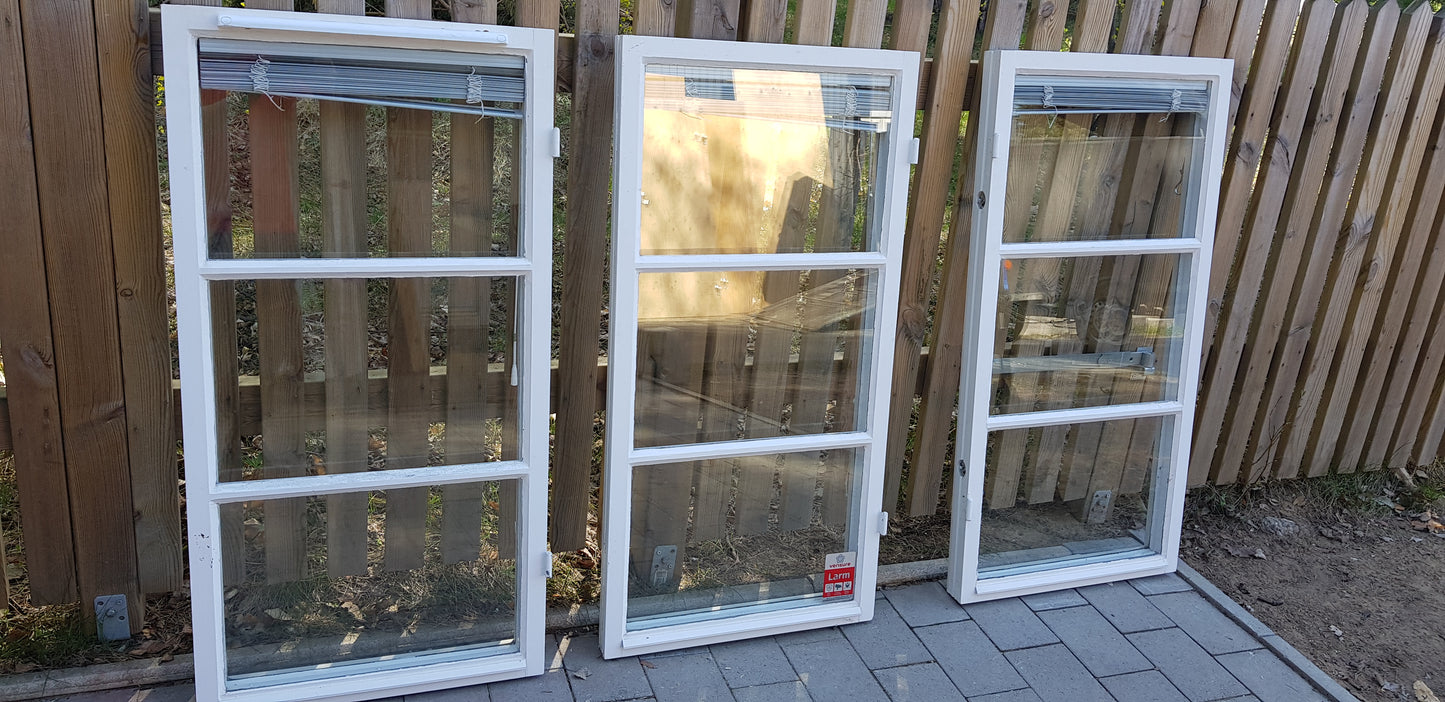 ARTIKELNUMMER 119  1 st. B56. H111.5. Kopplade. Äkta spröjs. 1000kr 