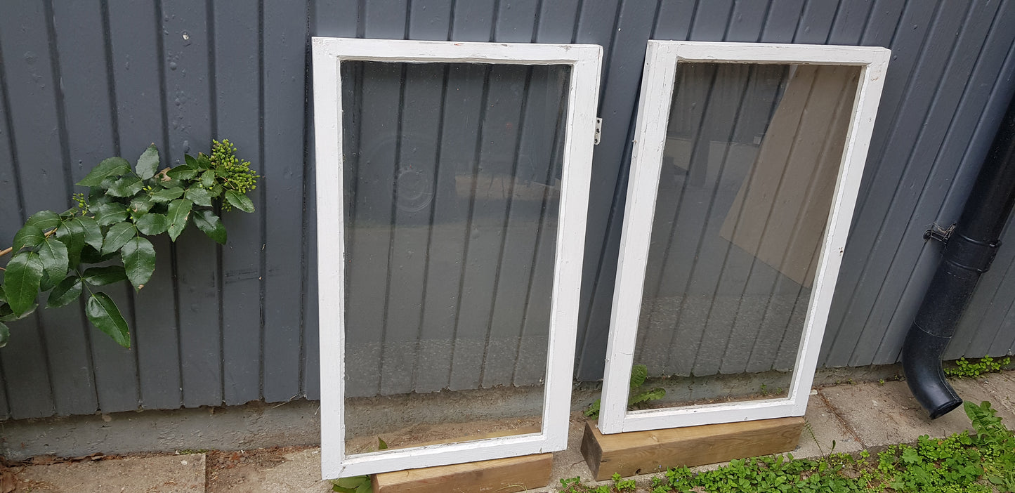 ARTIKELNUMMER 115   2st g fönster b50 h 83 pris 400kr st 