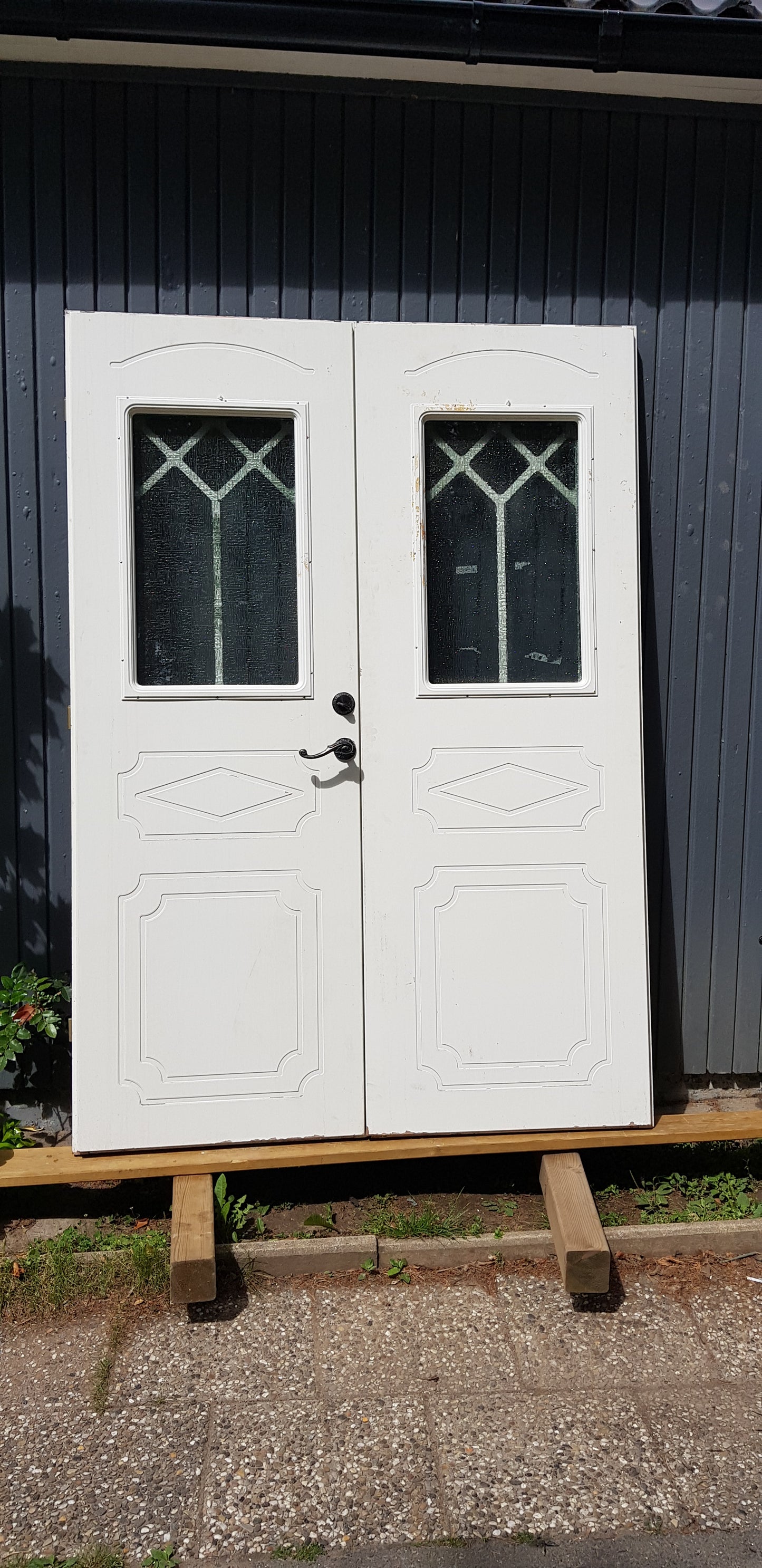 *gammal pardörr med karm, behöver fräschas och målas om mått med karm: Bredd 148.5 cm Höjd 208.5 cm pris: 8500kr ARTIKELNUMMER 264