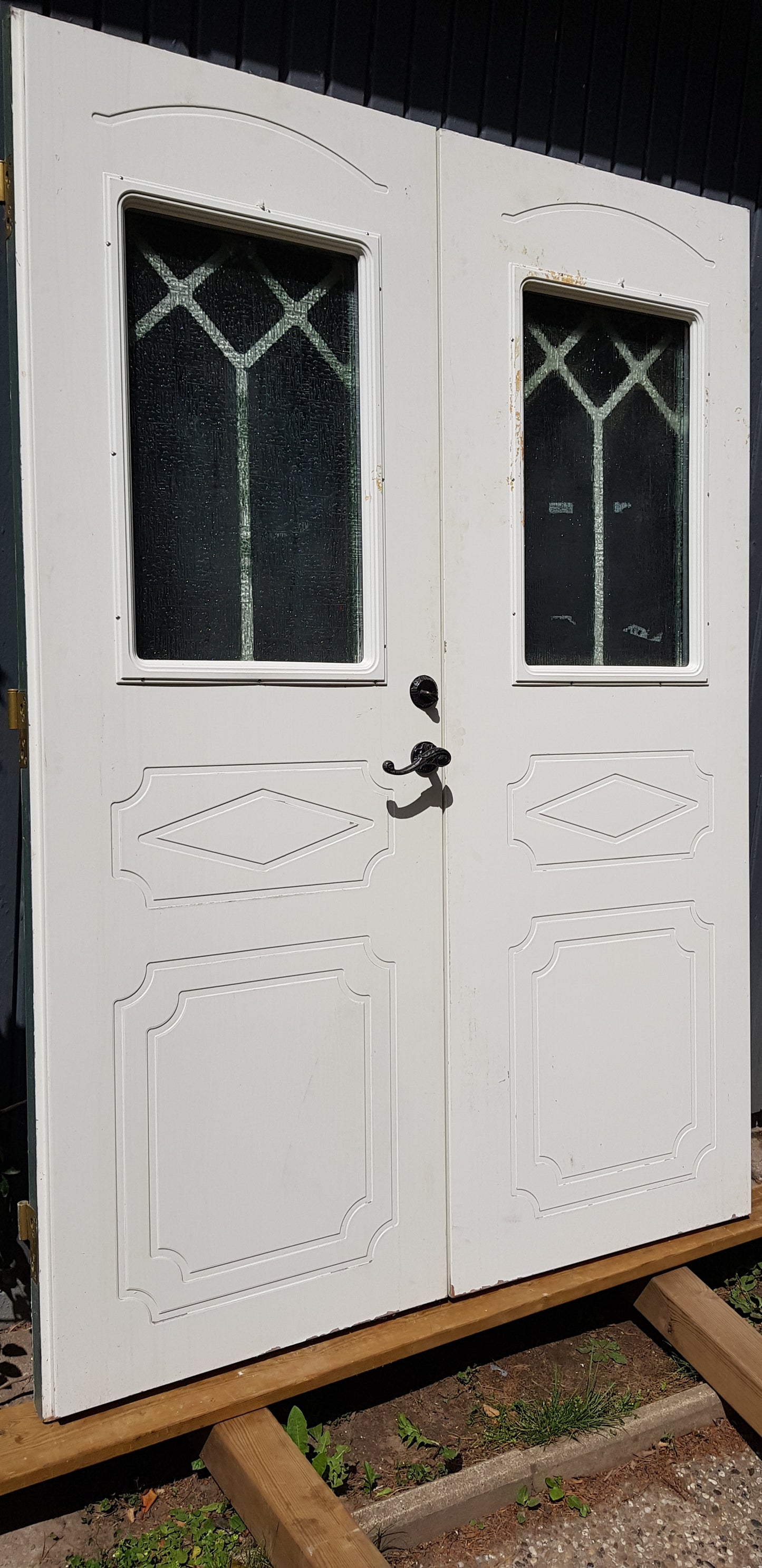 *gammal pardörr med karm, behöver fräschas och målas om mått med karm: Bredd 148.5 cm Höjd 208.5 cm pris: 8500kr ARTIKELNUMMER 264