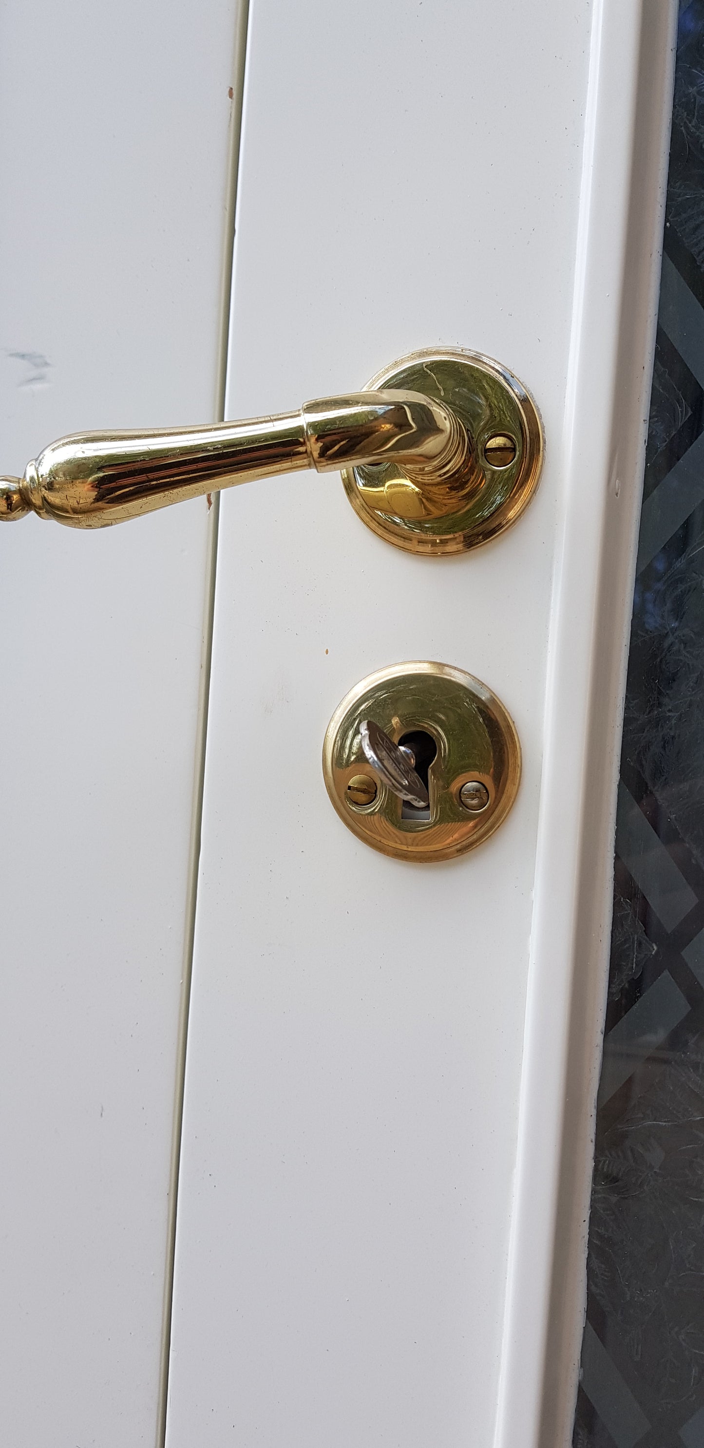 *Fin inner pardörr med fint glas utan karm. dörrmått: Bredd: 64.5 cm + 65.5 cm Höjd: 201 cm Djup: 4 cm Pris: 2500 kr ARTIKELNUMMER 261