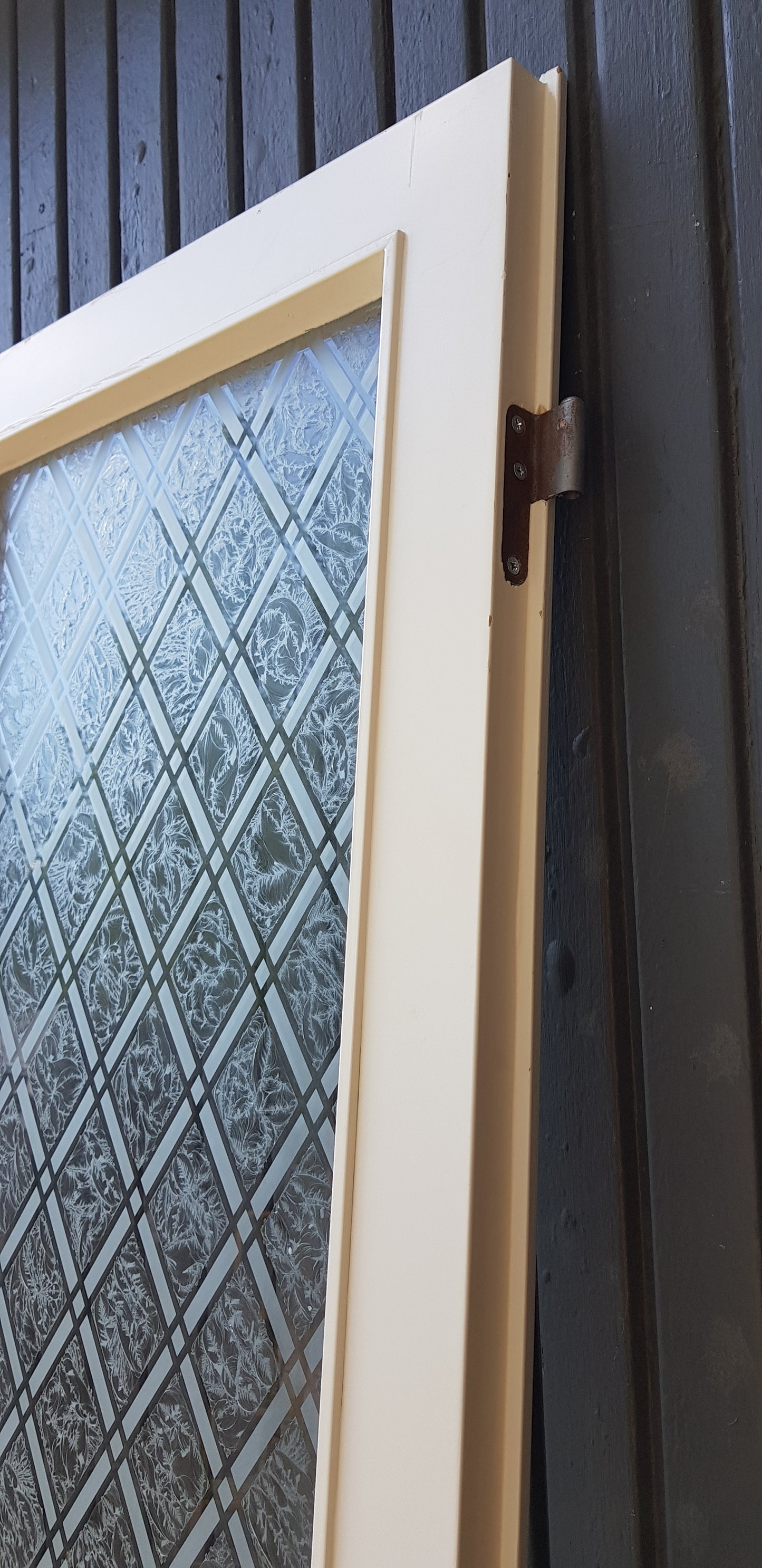 *Fin inner pardörr med fint glas utan karm. dörrmått: Bredd: 64.5 cm + 65.5 cm Höjd: 201 cm Djup: 4 cm Pris: 2500 kr ARTIKELNUMMER 261