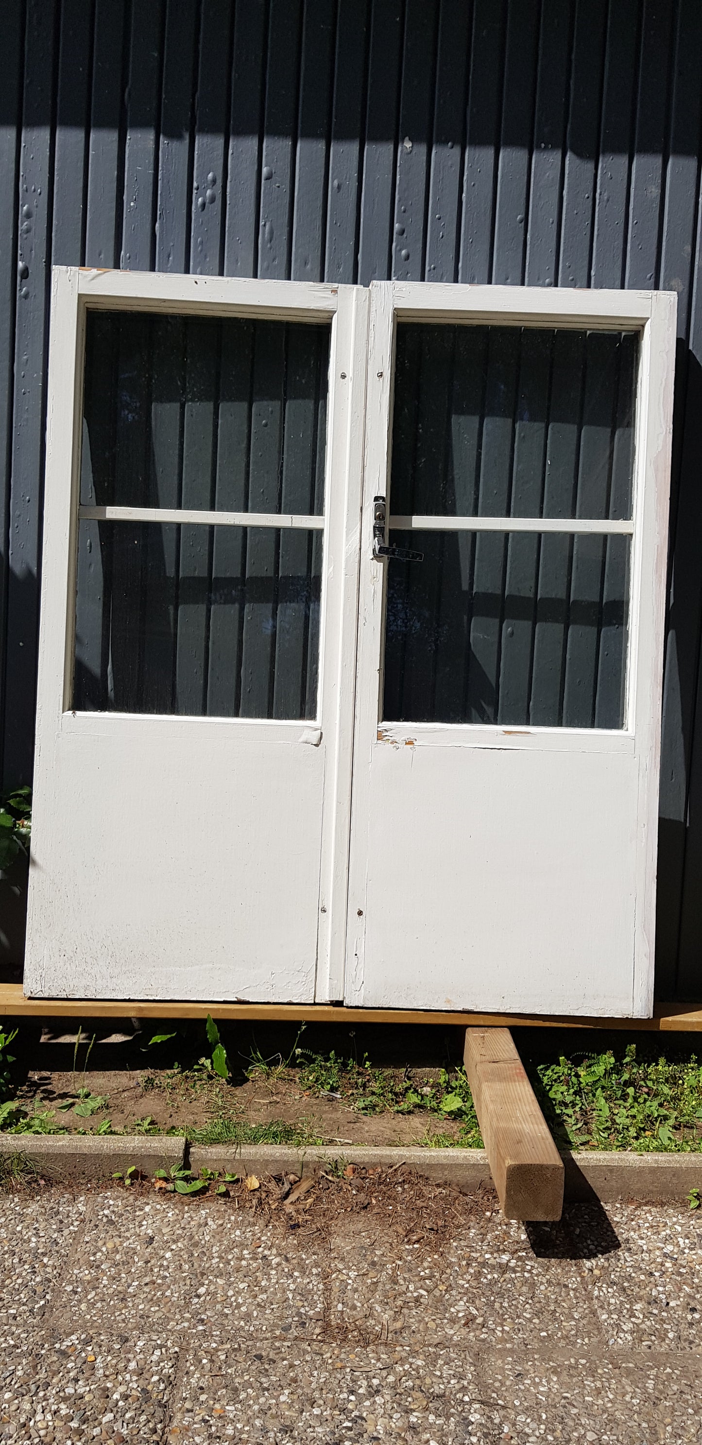 *Fin dubbel gammal kopplad altandörr med nytillverkad karm, Bredd 143.5 cm Höjd 167 cm tjocklek 10 cm Pris dörr : 5000 kr Pris nytillverkad karm: 1000 kr ARTIKELNUMMER 257