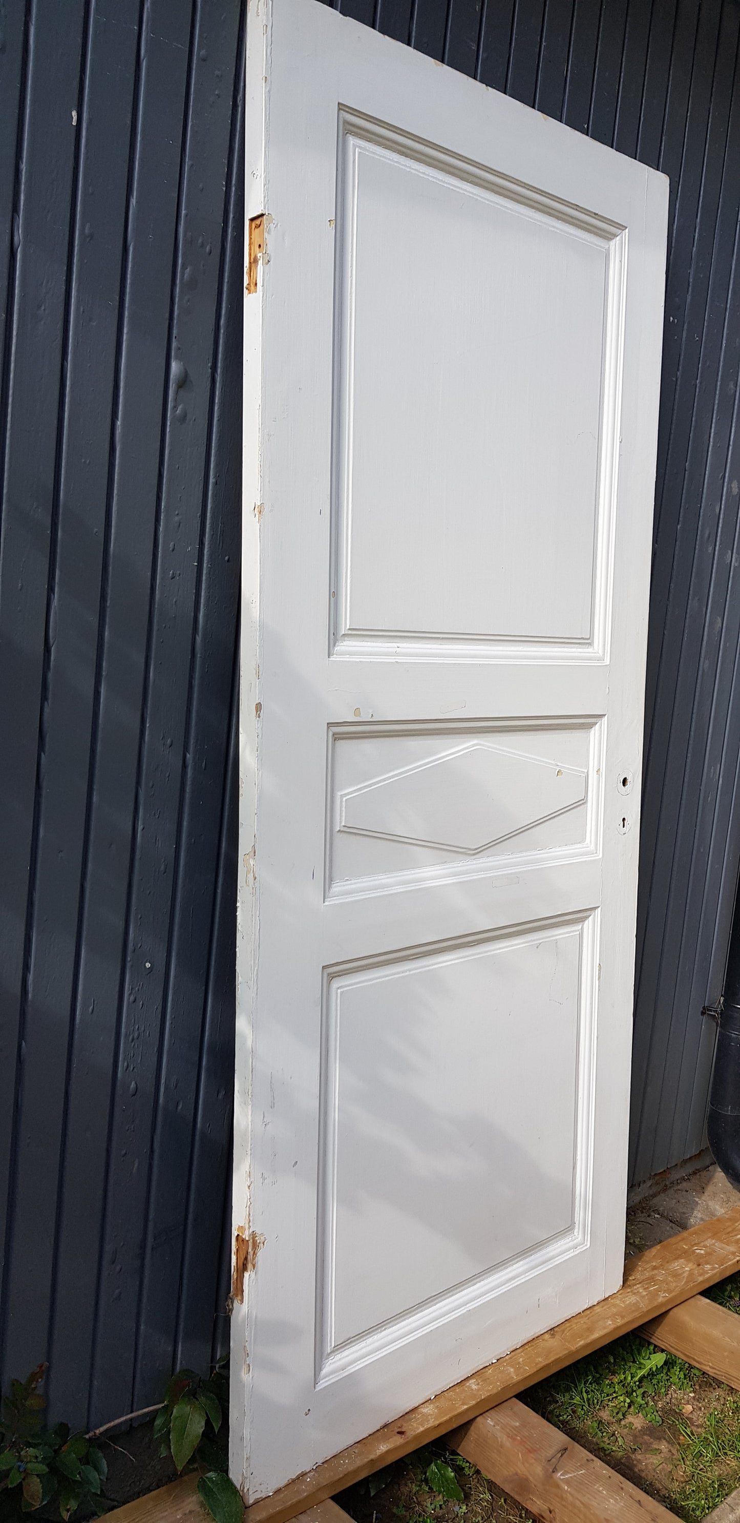 ARTIKELNUMMER 241 utan karm b91.5. h211. djup 4.5. vänster. 2500kr