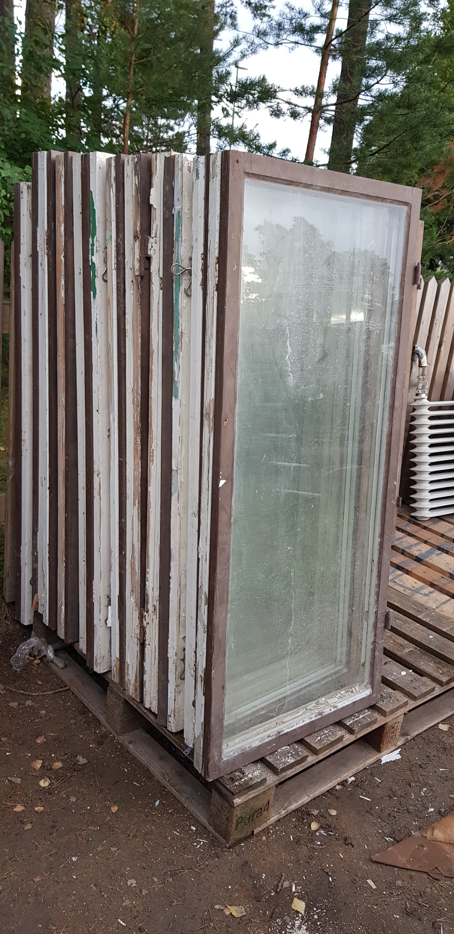 ARTIKELNUMMER 20  10st kopplade fönster utan karm. (20 st enkla bågar.)   b60. h136 d 3.5 3  500 kr per båge eller 600 kr kopplade 
