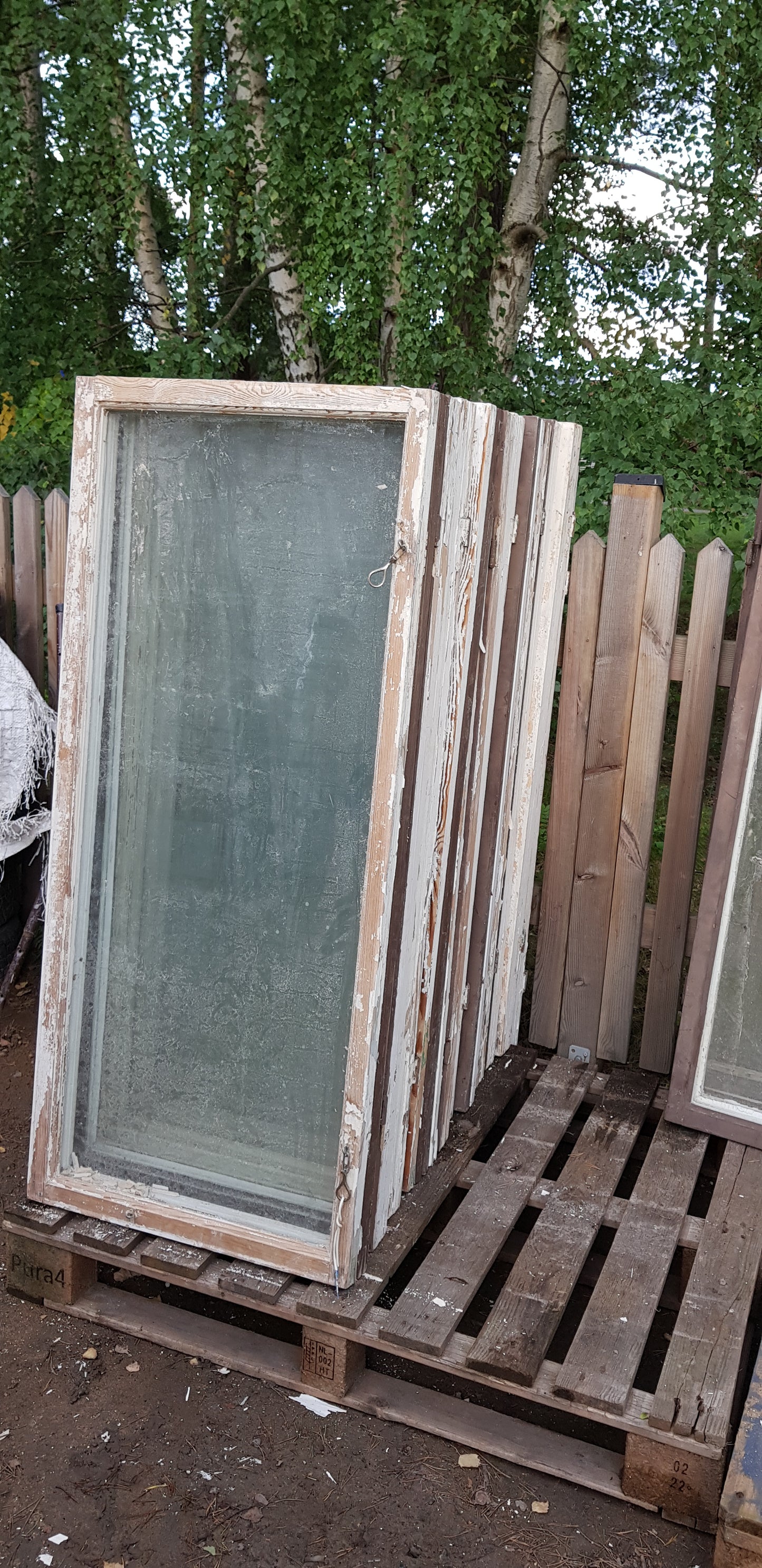 ARTIKELNUMMER 20  10st kopplade fönster utan karm. (20 st enkla bågar.)   b60. h136 d 3.5 3  500 kr per båge eller 600 kr kopplade 