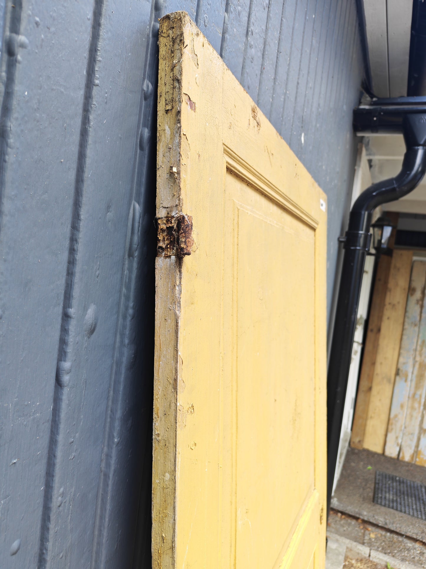 art 1000 B84,5 H181 D2,8 pris 3500kr