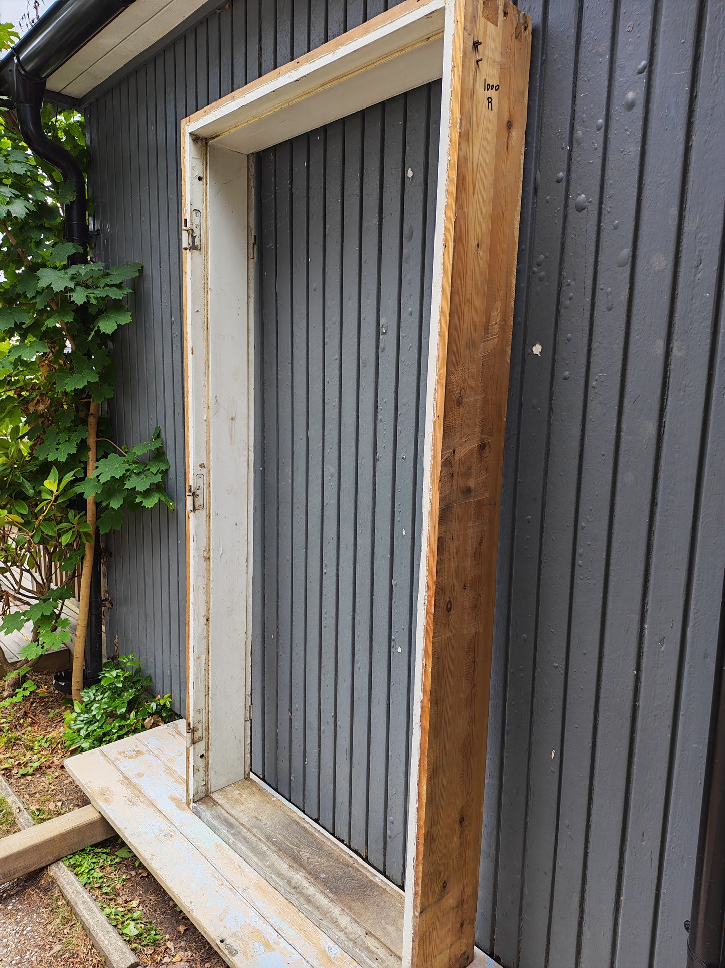 art 1000R b91 h202 D5 vänster 5000 kr med karm B100, 5 H210 D22