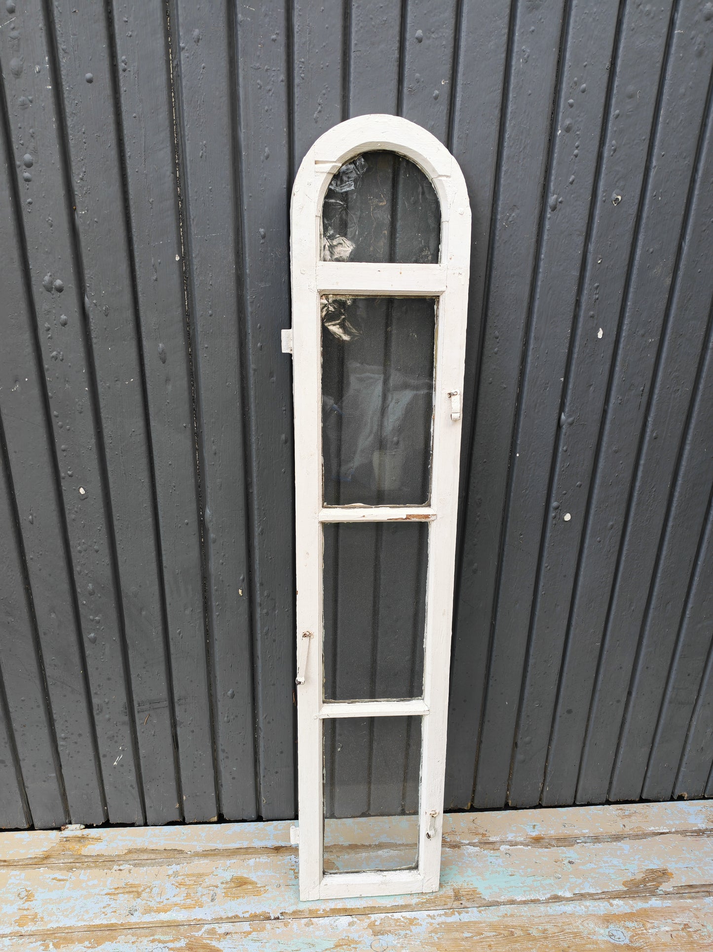 ART 03F B 26 H 130 D 3 PRIS 1100 KR HEL MUNBLÅST GLAS