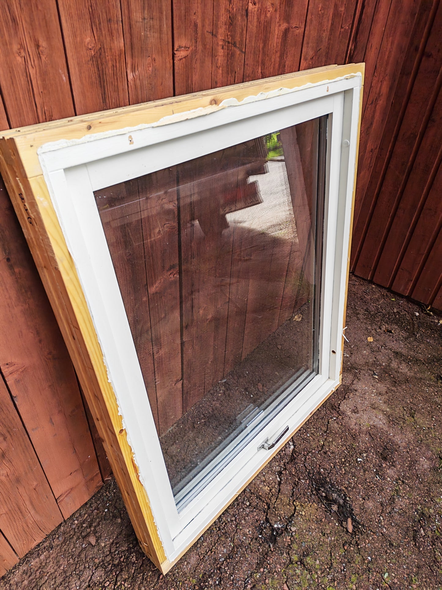 ART 21G B98, 5 H118, 5 TRE GLAS VRED FÖNSTER 4500KR BORLÄNGE