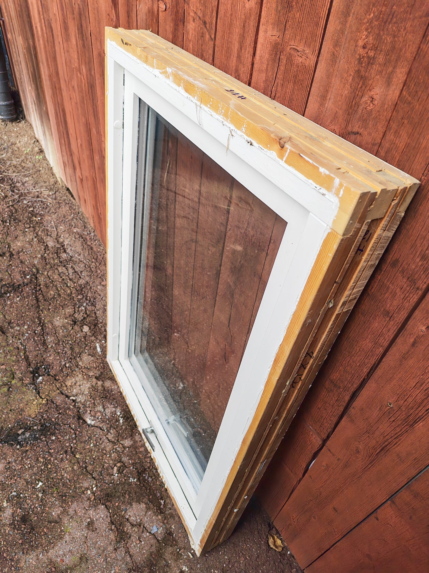 ART 21H B79 H118, 5 TRE GLAS VRED FÖNSTER 4000KR BORLÄNGE