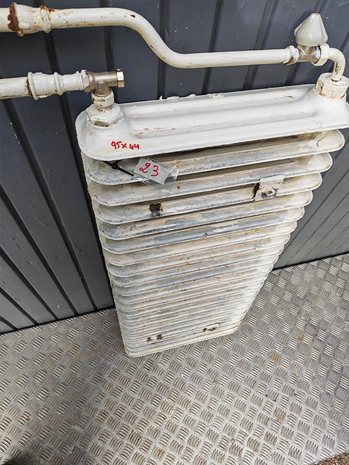 ART 23   B95  H44  D13  PRIS 3500 KR