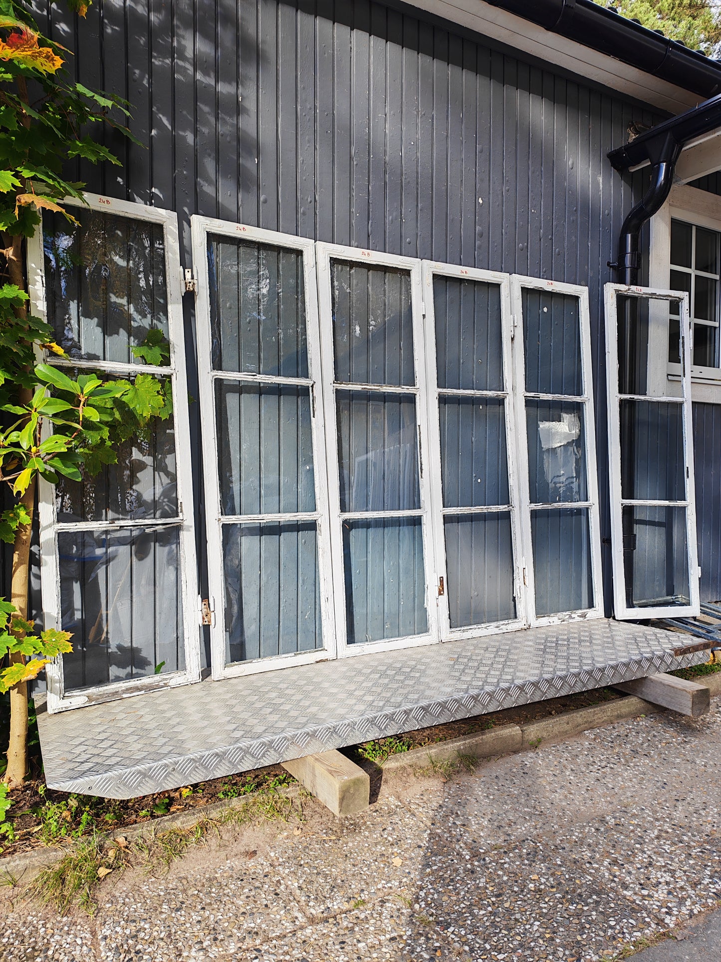 ART 24B 6ST B46 H155 D3 MUNBLÅST GLAS PRIS 1150 KR PER ST