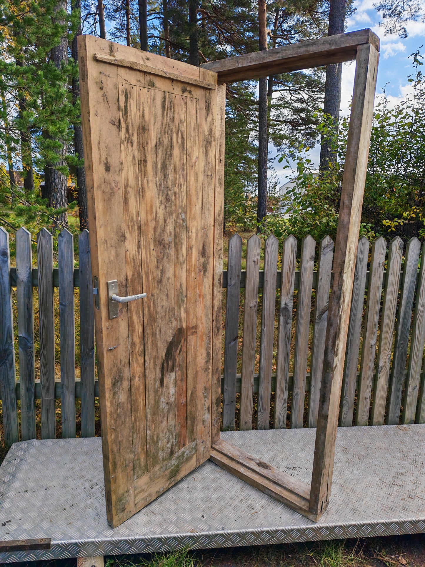ART 24F B65 H181 D12 ÄLDRE DÖRR FRÅN 1900 TAL VÄNSTER PRIS 5000KR