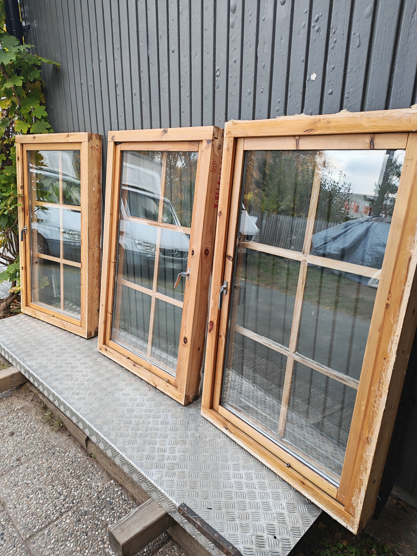 ART 25A  5ST  B78, 5 H128, 5  ÄKTA SPRÖJS KOPPLADE PRIS 4000KR PER ST
