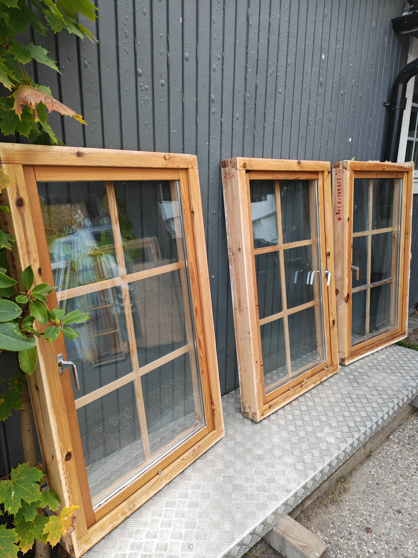 ART 25A  5ST  B78, 5 H128, 5  ÄKTA SPRÖJS KOPPLADE PRIS 4000KR PER ST