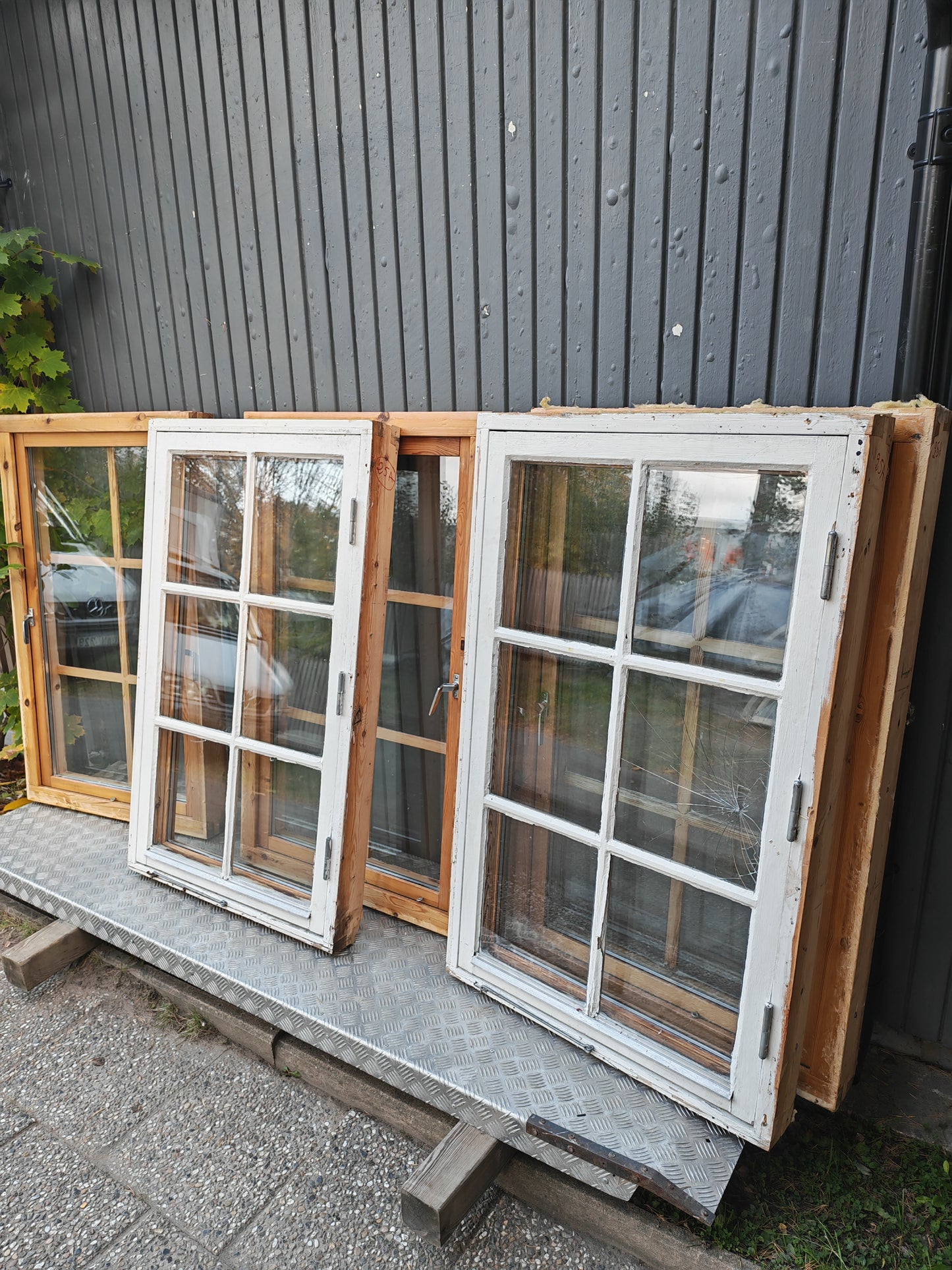 ART 25A  5ST  B78, 5 H128, 5  ÄKTA SPRÖJS KOPPLADE PRIS 4000KR PER ST