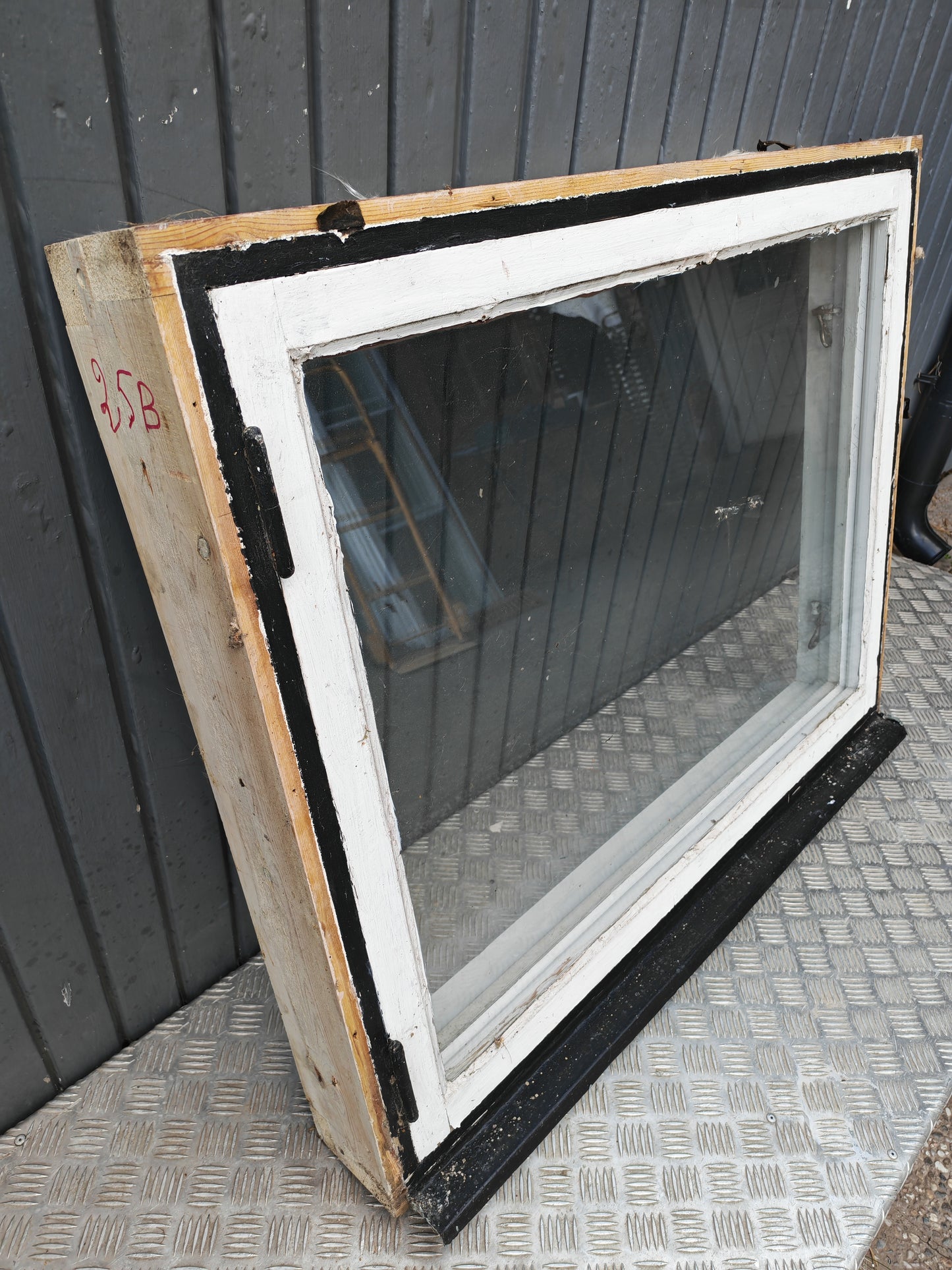 ART 25B    B105, 5 H84, 5  KOPPLAD PRIS 2500KR