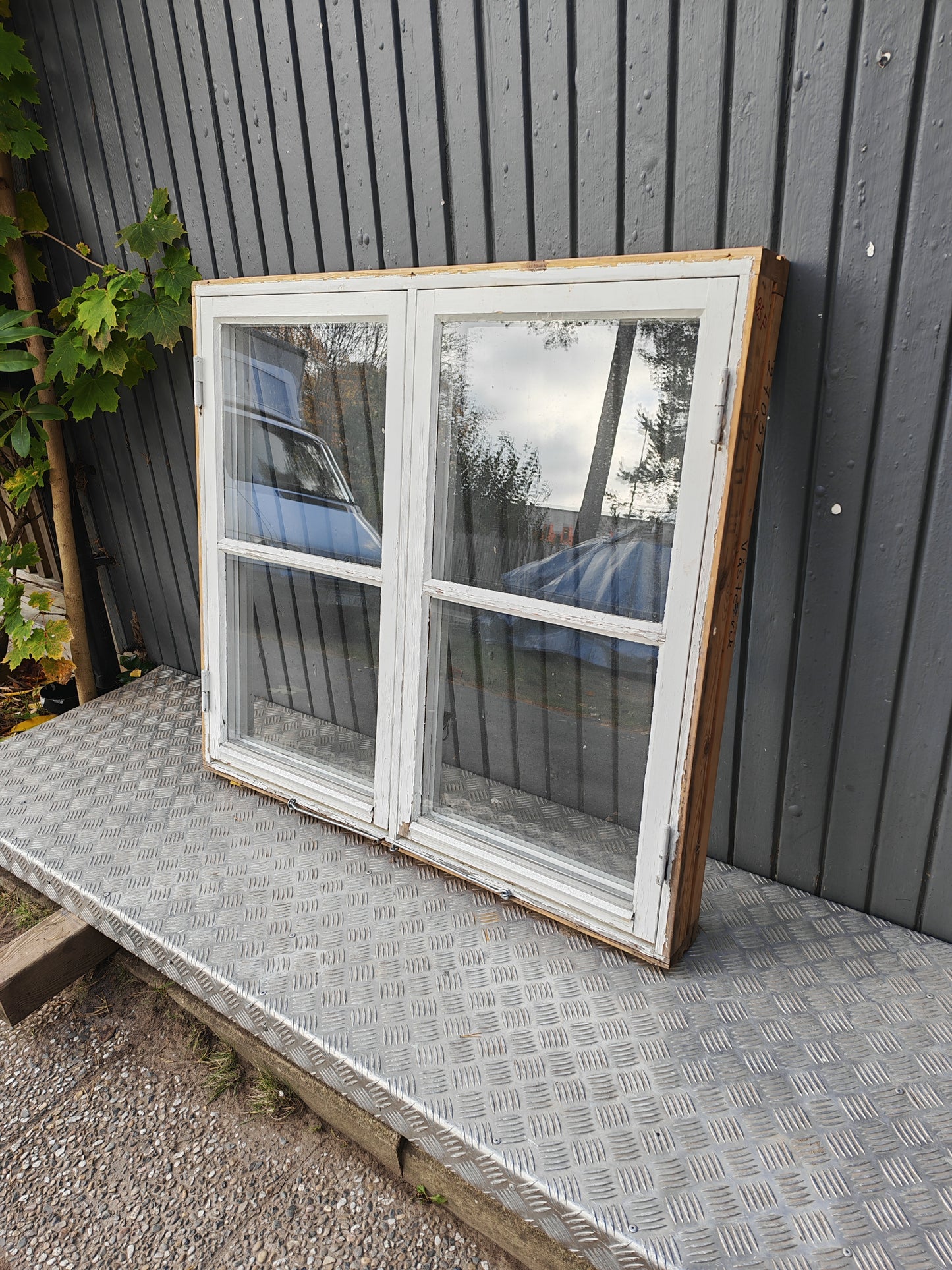ART 25F    B108, 5 H98, 5  ÄKTA SPRÖJS KOPPLADE PRIS 4000KR