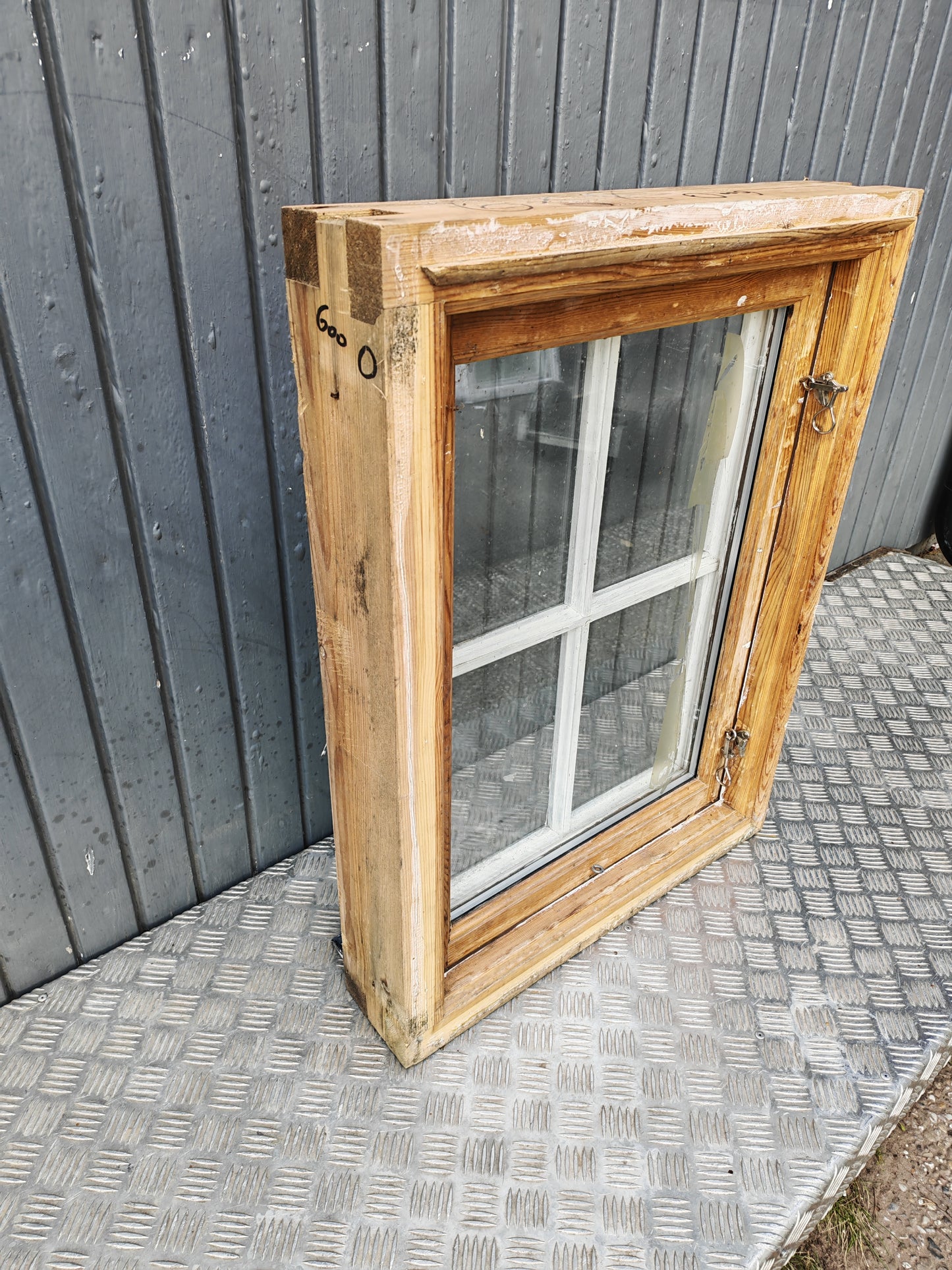 ART 600O B59 H79 ÄKTA SPRÖJS KOPPLADE 3GLAS INSIDAN  PRIS 4000KR