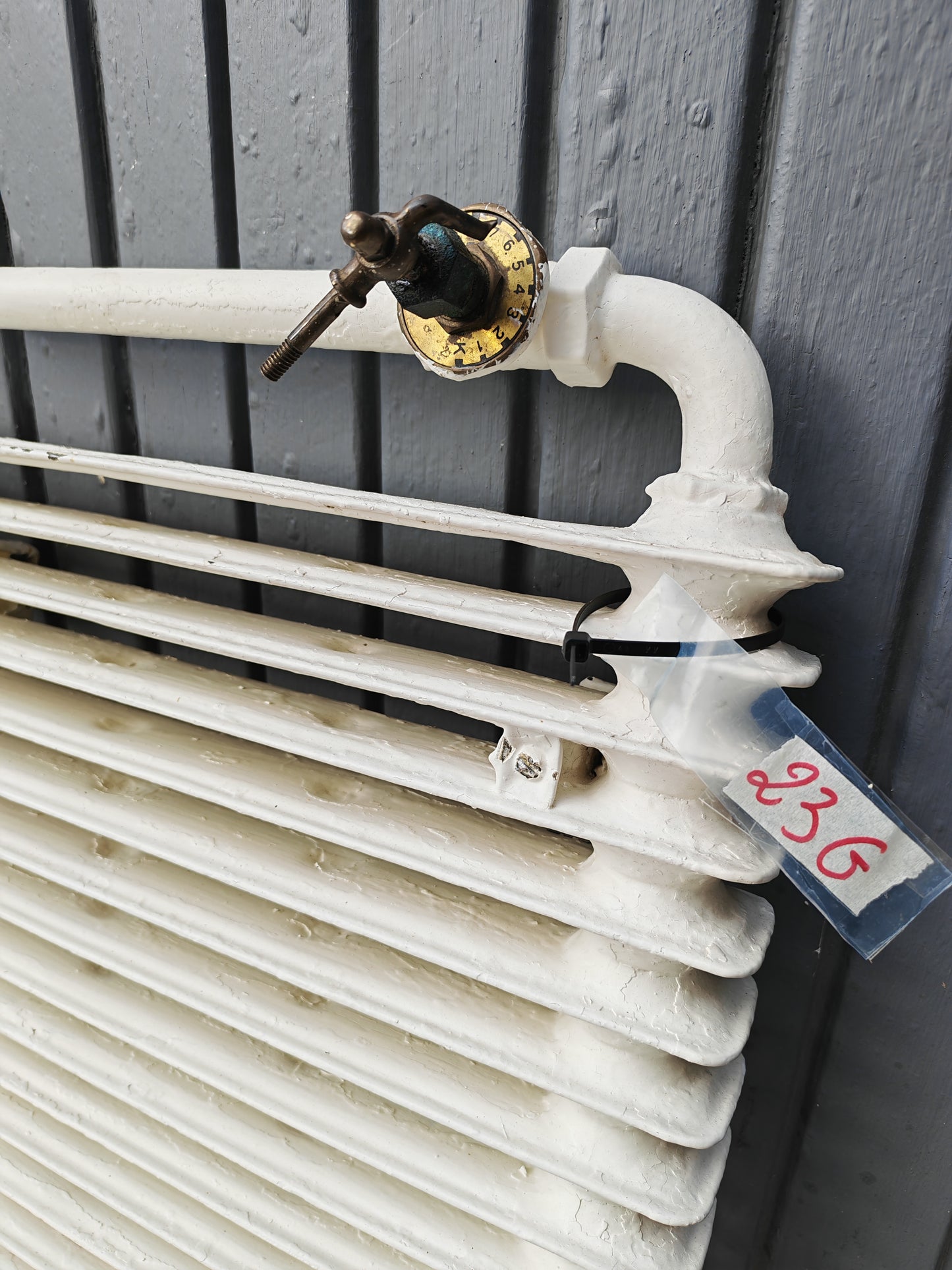 ART 23G  B60 H58 D7 MED SLOTVRED PRIS 3500KR