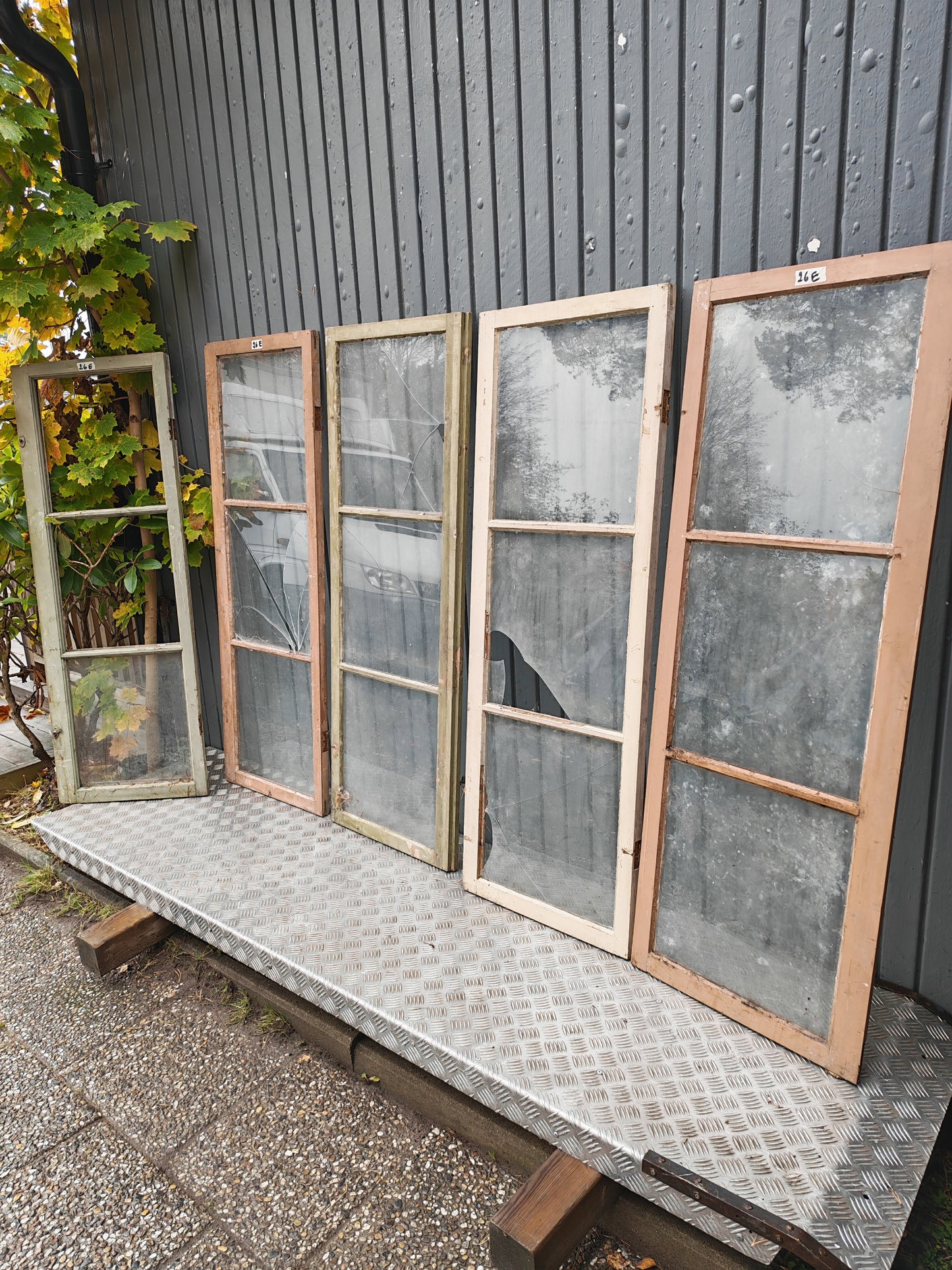 ART 26E  6ST B49 H141 D2, 5 GAMMALT GLAS 700 KR PER ST ( BEHÖVER BYTA GLAS PÅ 6ST)