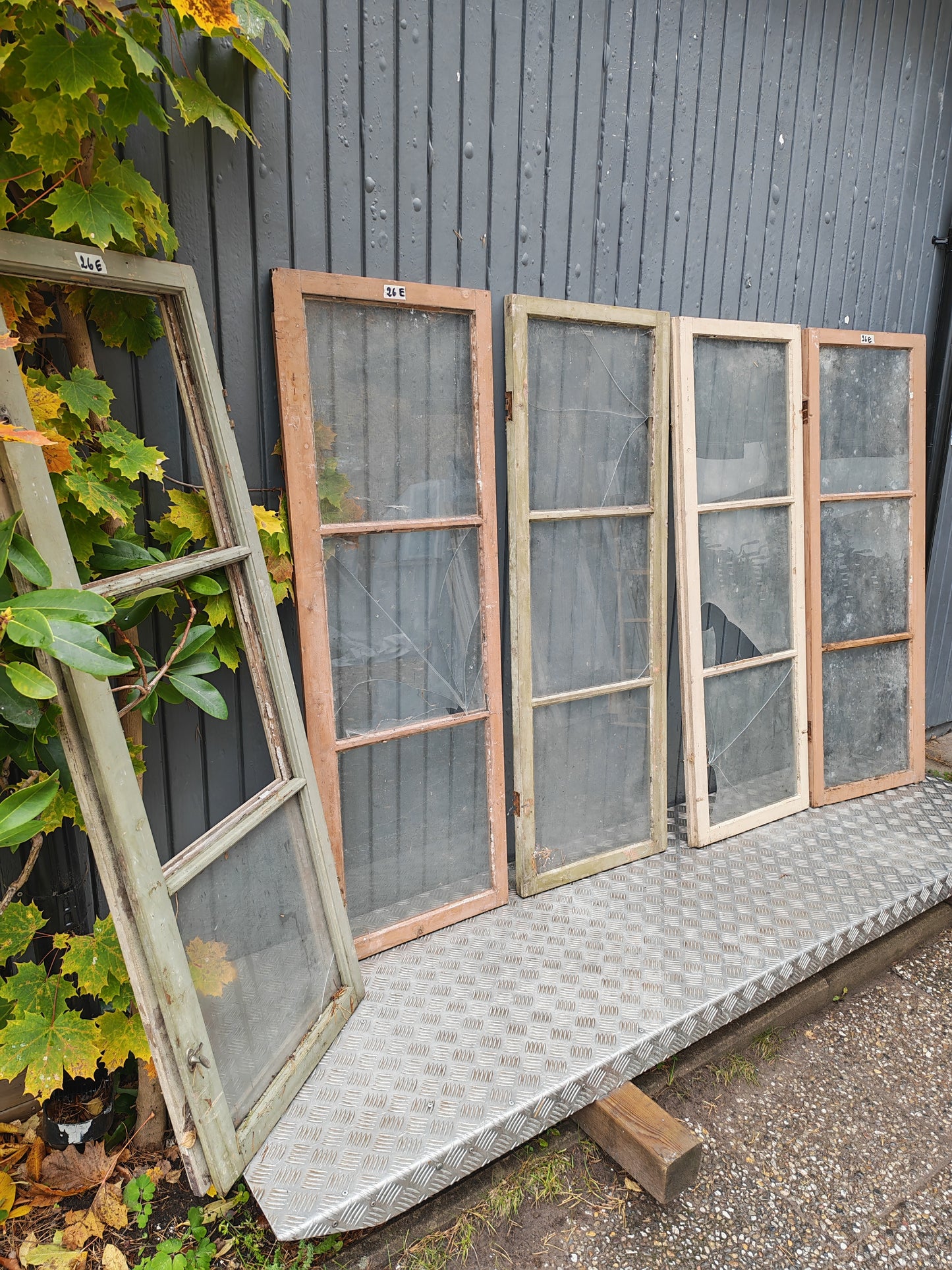 ART 26E  6ST B49 H141 D2, 5 GAMMALT GLAS 700 KR PER ST ( BEHÖVER BYTA GLAS PÅ 6ST)