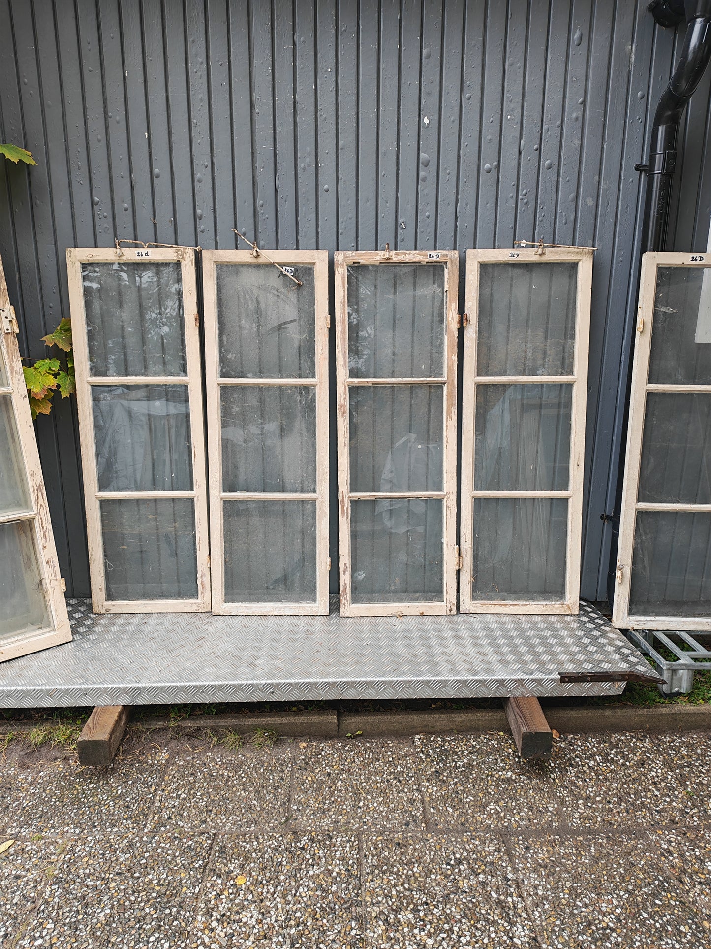 ART 26D 10ST B47 H141 D3,5 GAMMALT GLAS 1000 KR PER ST (6ST HELA 4ST BYTA GLAS)