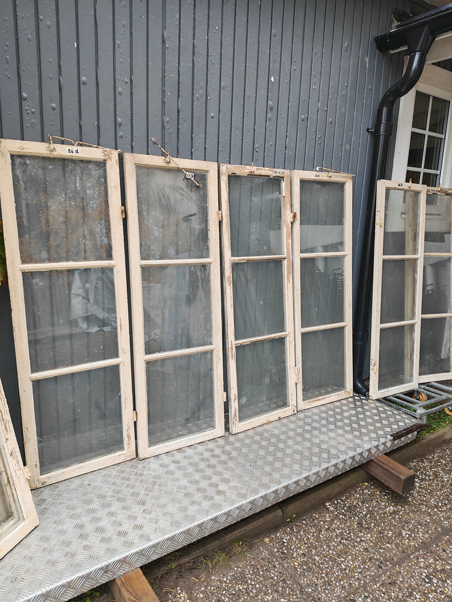 ART 26D 10ST B47 H141 D3,5 GAMMALT GLAS 1000 KR PER ST (6ST HELA 4ST BYTA GLAS)