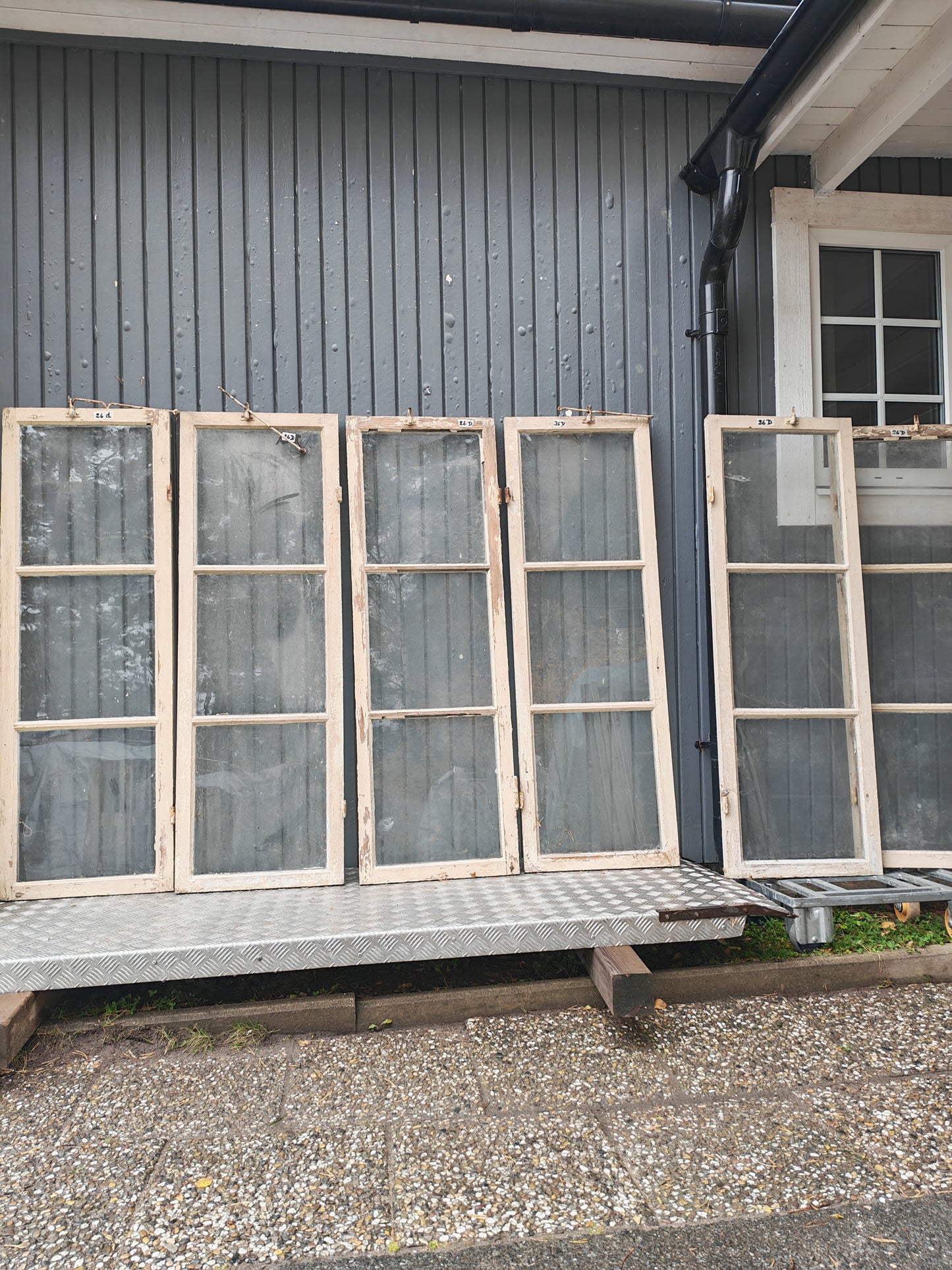 ART 26D 10ST B47 H141 D3,5 GAMMALT GLAS 1000 KR PER ST (6ST HELA 4ST BYTA GLAS)