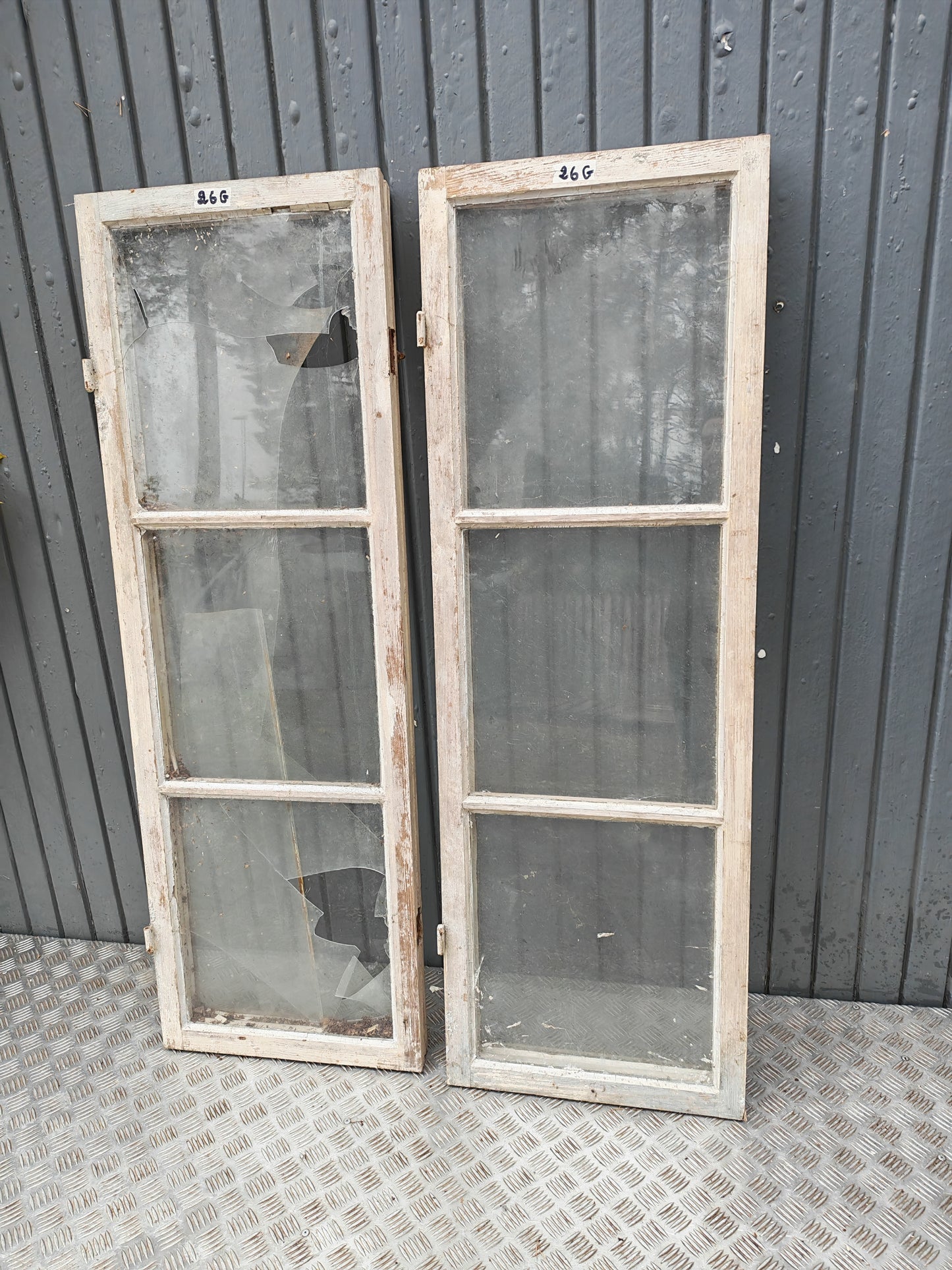 ART 26G 2ST B46  H139 D6,5  GAMALT GLAS 800 KR PER ST (1ST HELA 1ST BYTA GLAS) KOP
