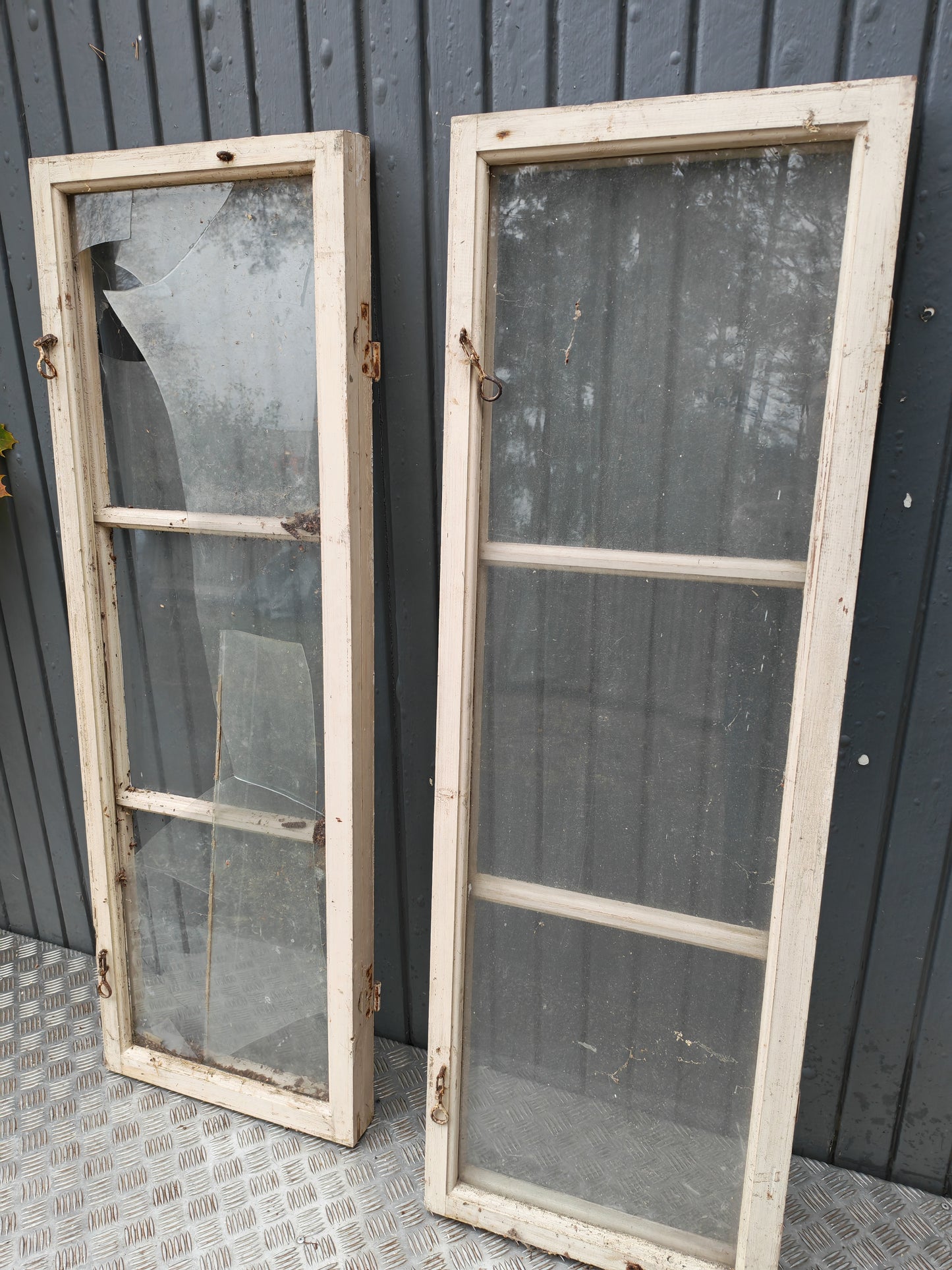 ART 26G 2ST B46  H139 D6,5  GAMALT GLAS 800 KR PER ST (1ST HELA 1ST BYTA GLAS) KOP
