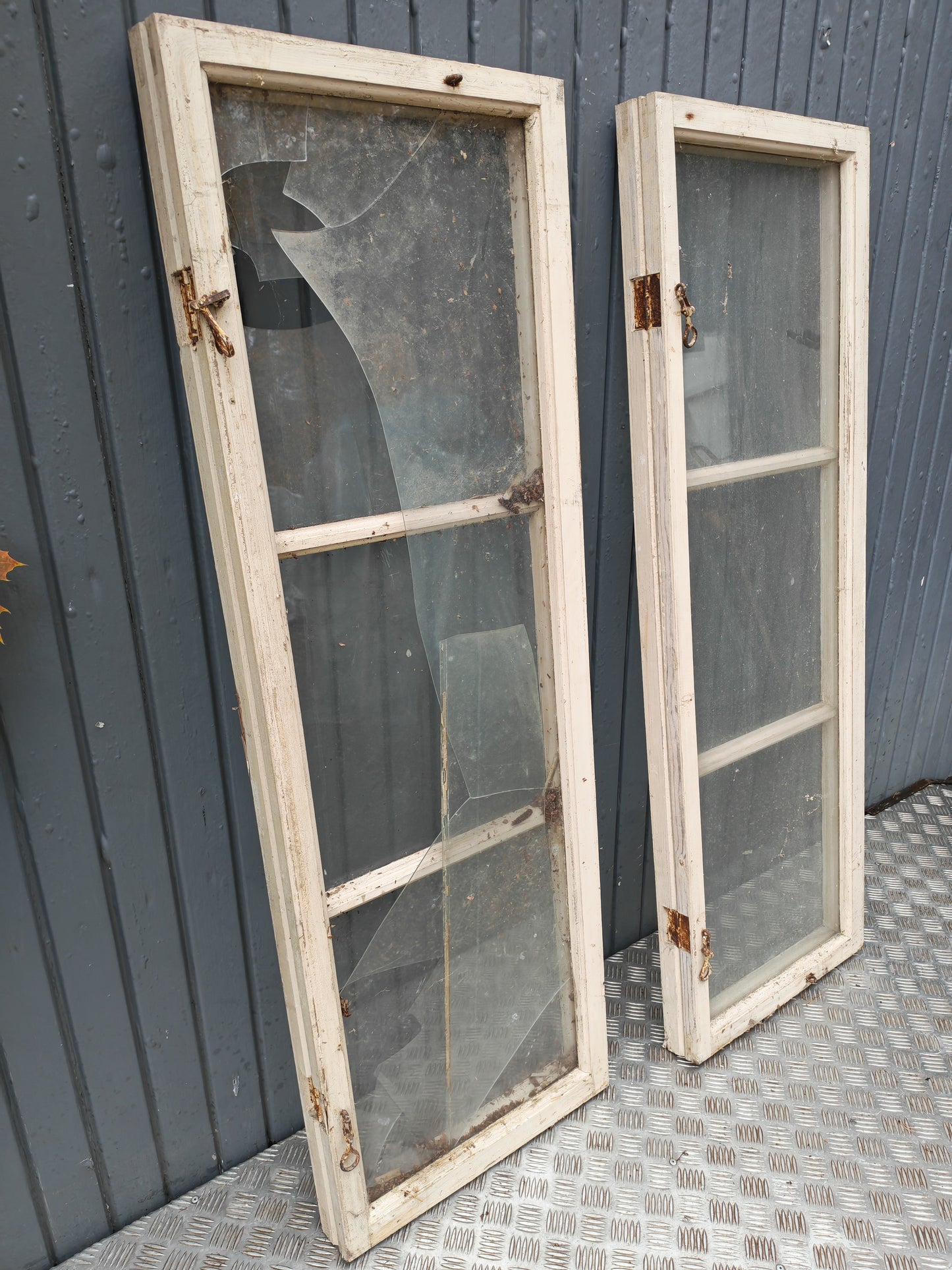 ART 26G 2ST B46  H139 D6,5  GAMALT GLAS 800 KR PER ST (1ST HELA 1ST BYTA GLAS) KOP