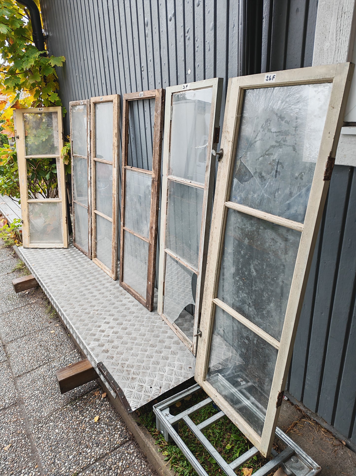 ART 26F 7ST B48 H138 D3  GAMALT GLAS 800 KR PER ST (2ST HELA 5ST BEHÖVE BYTA GLAS)