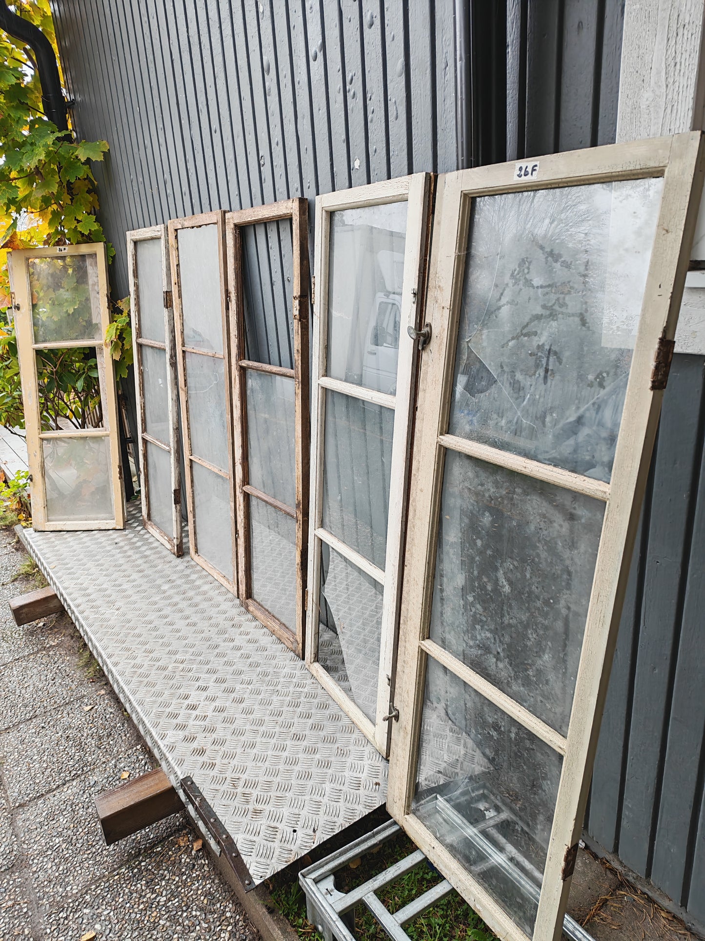 ART 26F 7ST B48 H138 D3  GAMALT GLAS 800 KR PER ST (2ST HELA 5ST BEHÖVE BYTA GLAS)
