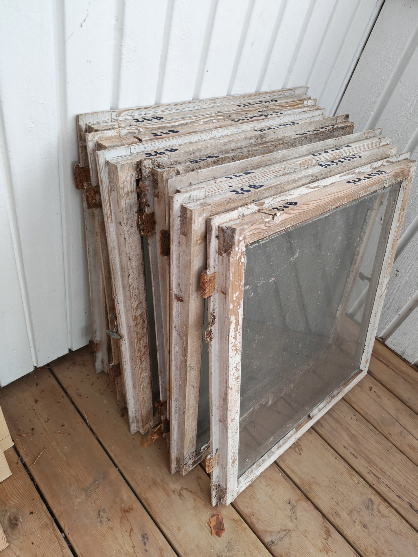 ART 26B 7ST B50,5H53,5  D3 GAMALT GLAS 700 KR PER ST (6ST HELA 1ST BEHÖ BYTA GLAS)