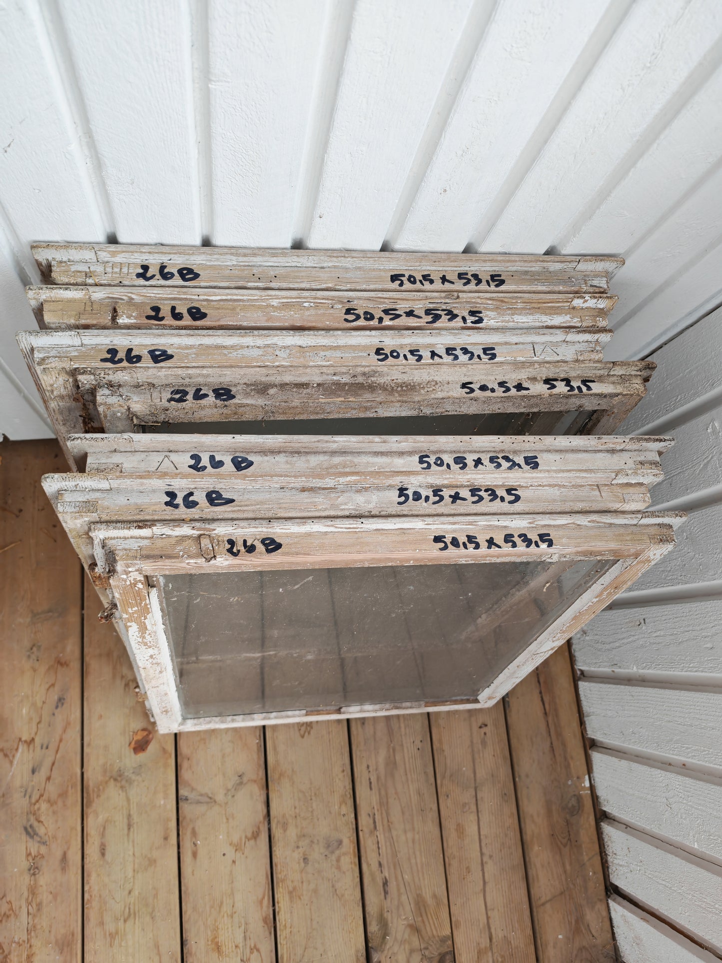 ART 26B 7ST B50,5H53,5  D3 GAMALT GLAS 700 KR PER ST (6ST HELA 1ST BEHÖ BYTA GLAS)