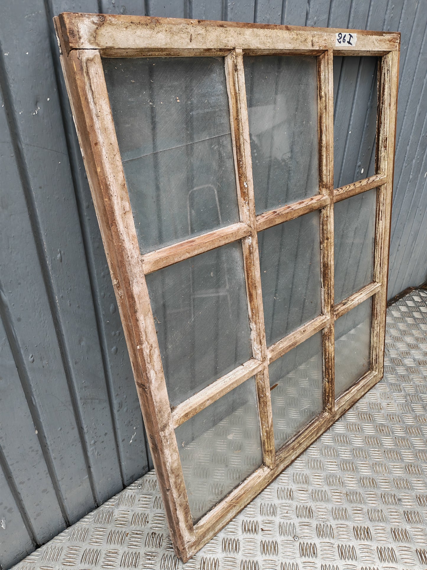 ART 26I 1ST B85,5 H101 D3,5 GAMALT GLAS 1500 KR (7ST HELA  SAKNAR 2ST GLAS RUTOR)