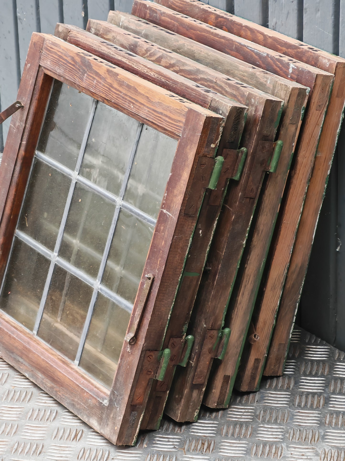ART 26K 6ST B40,5  H43 D3  GAMALT GLAS BLYINFSTTAT 1500 KR PER ST (6ST HELA )