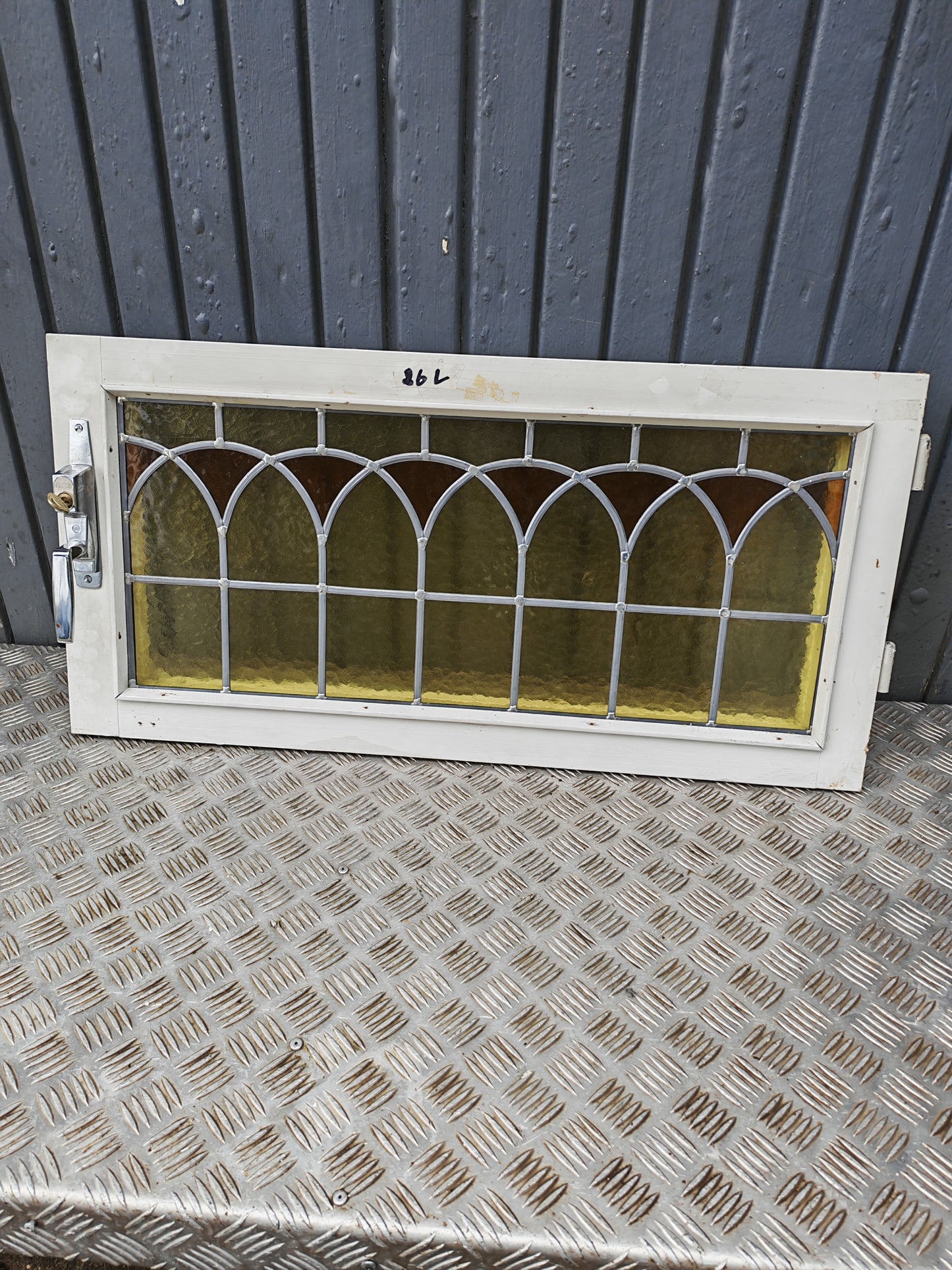 ART 26L 1ST B88,5 H44 D8 GAMALT GLAS BLYINFSTTAT KOPPLADE UTAN KARM  2500 KR