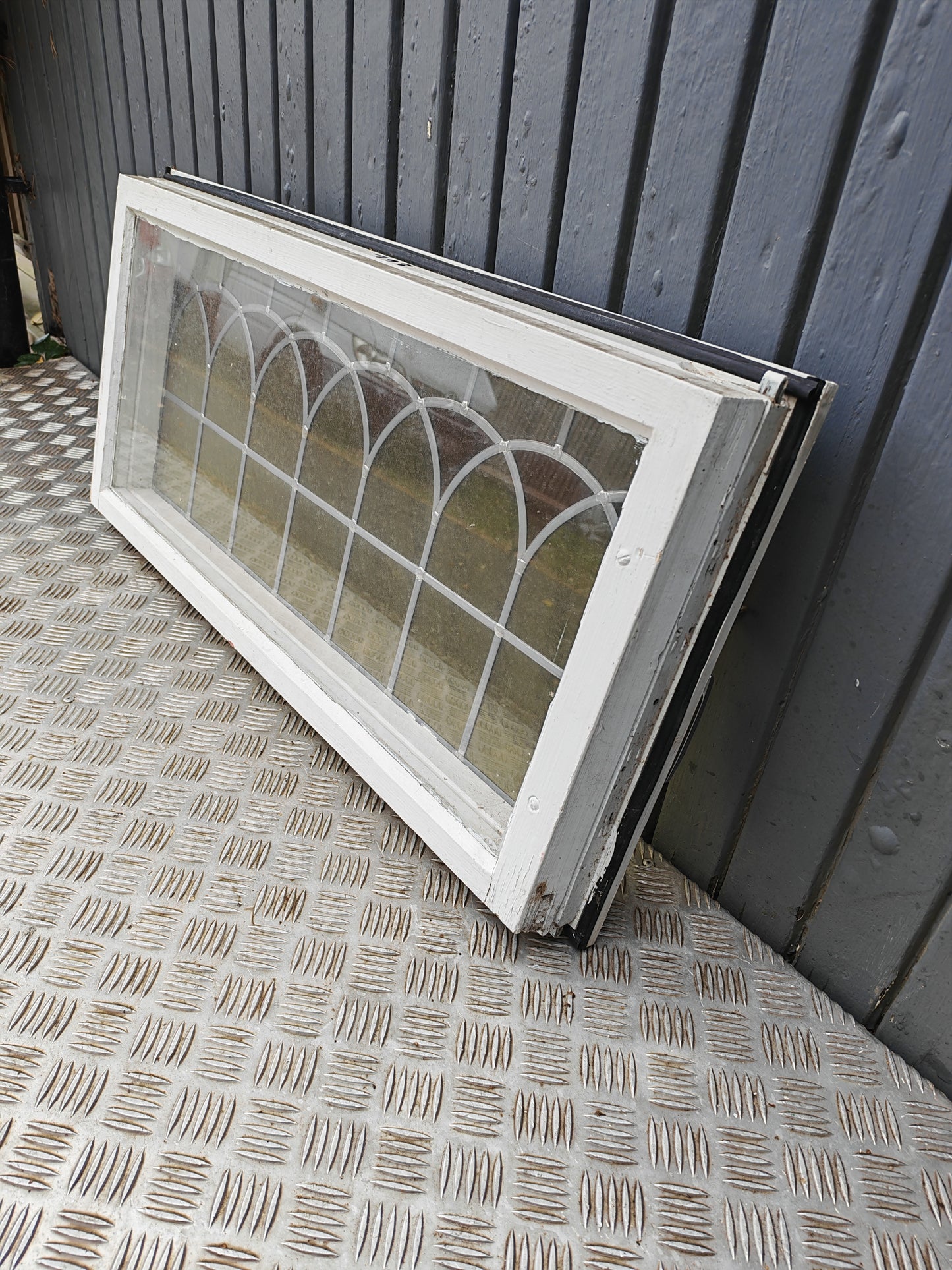 ART 26L 1ST B88,5 H44 D8 GAMALT GLAS BLYINFSTTAT KOPPLADE UTAN KARM  2500 KR