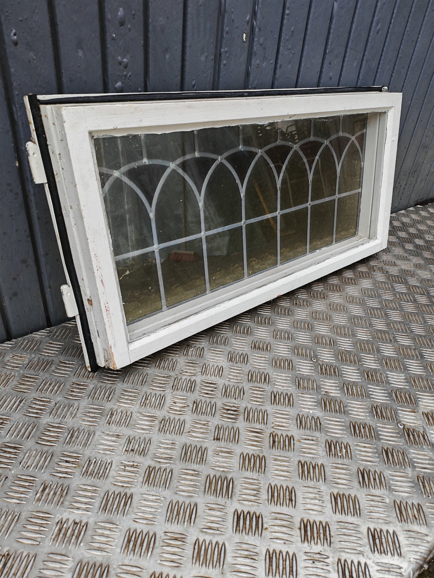 ART 26L 1ST B88,5 H44 D8 GAMALT GLAS BLYINFSTTAT KOPPLADE UTAN KARM  2500 KR