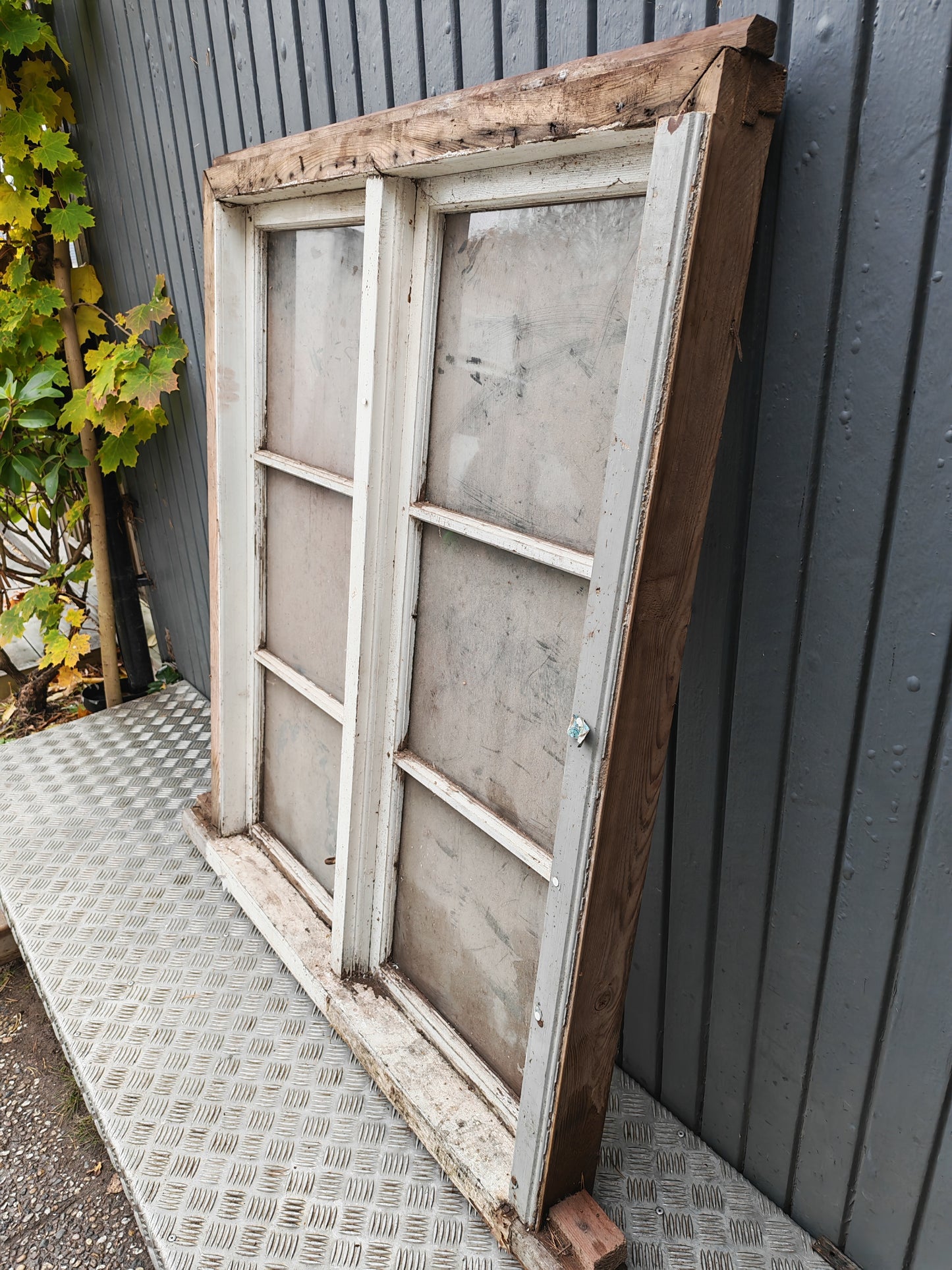 ART 26M 1ST B105,5  H130 D8,5  GAMALT GLAS  2500 KR