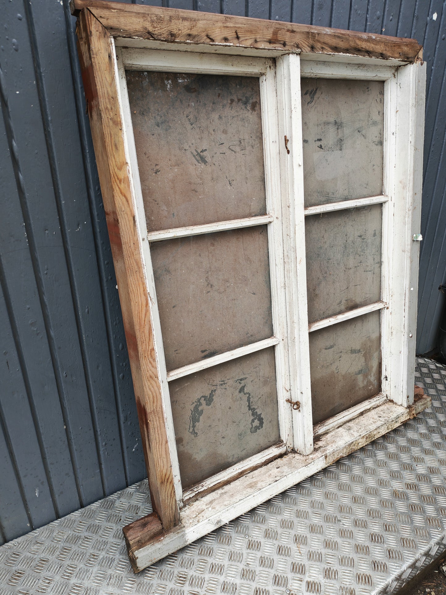 ART 26M 1ST B105,5  H130 D8,5  GAMALT GLAS  2500 KR