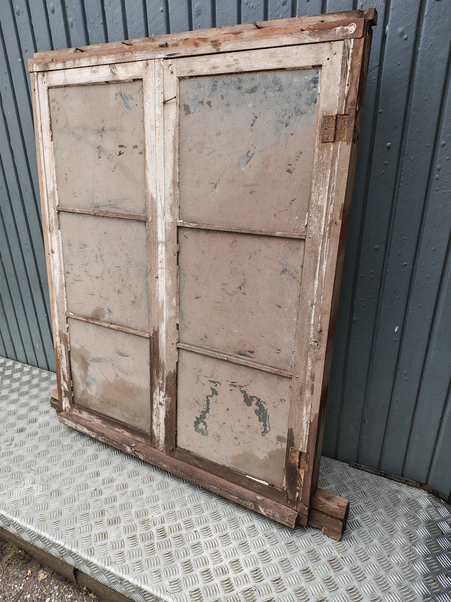 ART 26M 1ST B105,5  H130 D8,5  GAMALT GLAS  2500 KR