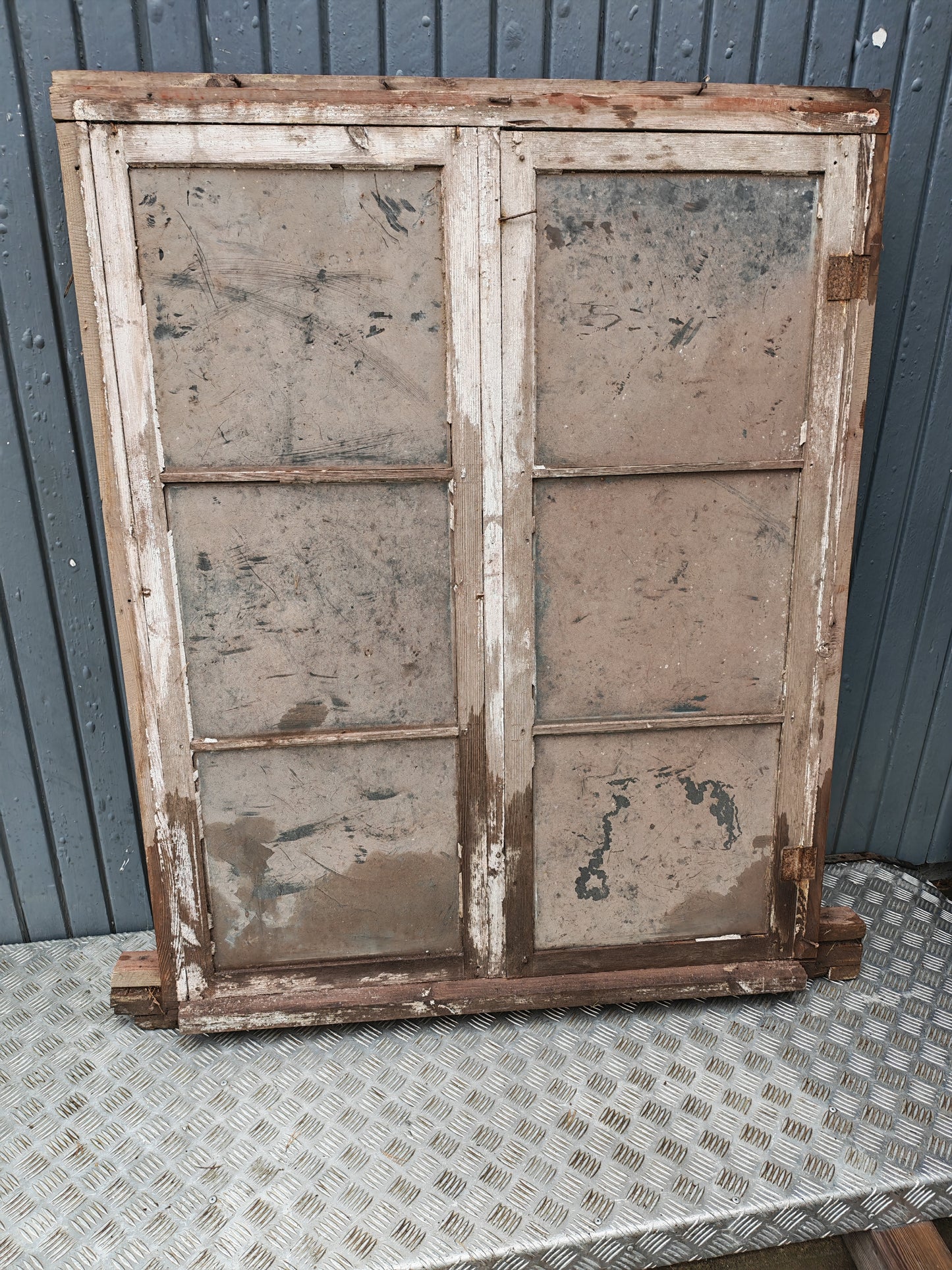 ART 26M 1ST B105,5  H130 D8,5  GAMALT GLAS  2500 KR