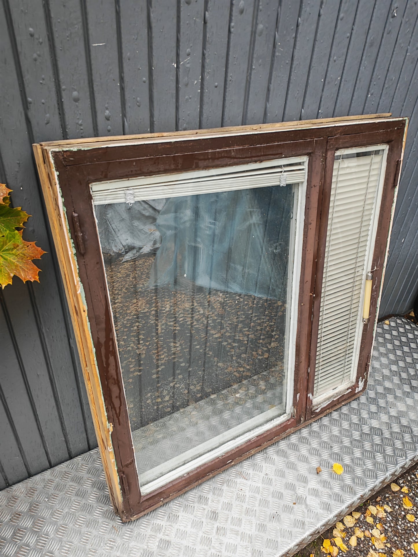420A B120 H120 D13 BEHÖVER BYTA GLAS PÅ LILLA RUTAN PRIS 1500KR