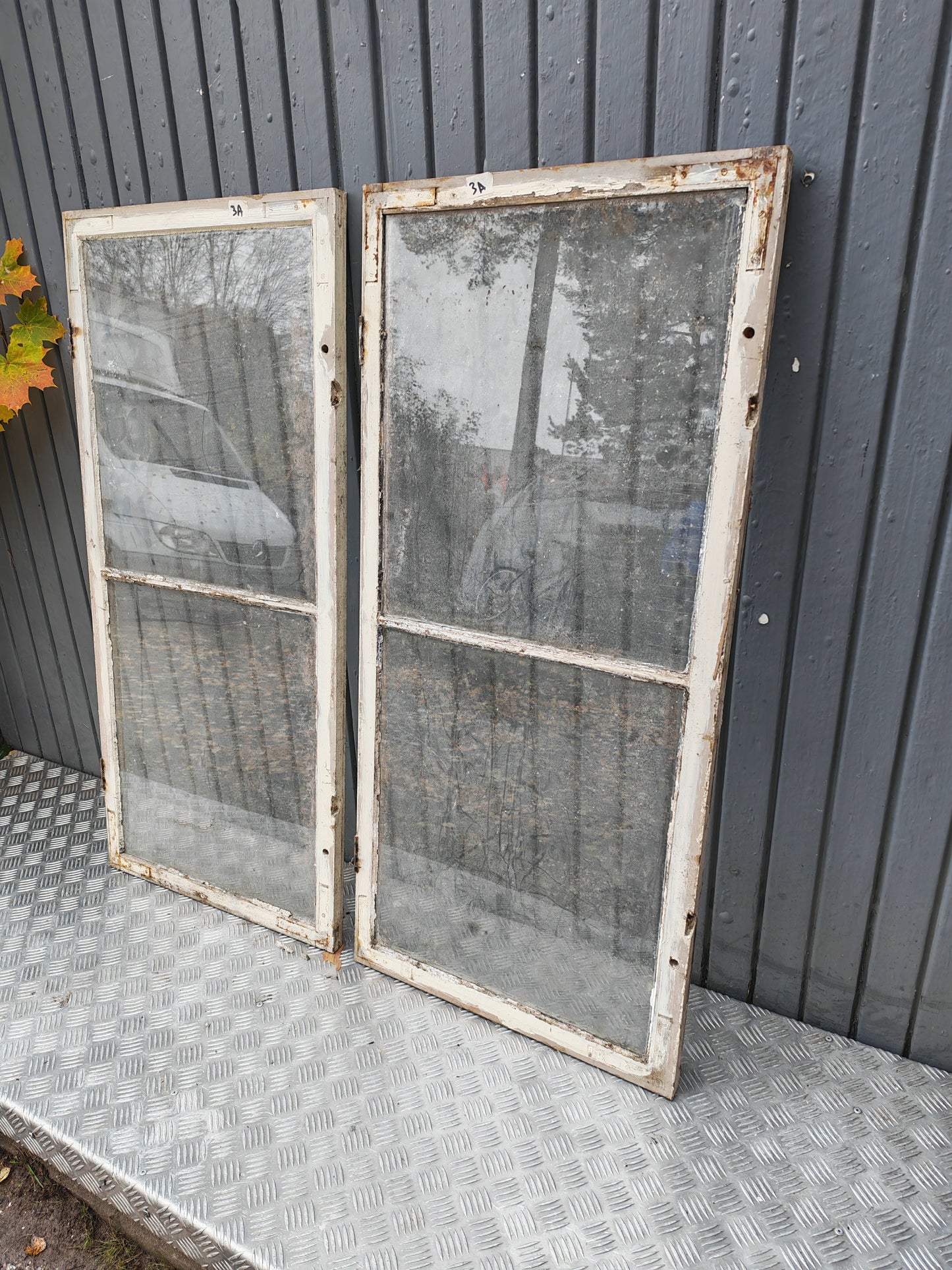ART 3A  2ST B56 H121 D3 MUNBLÅST GLAS 1000 KR PER ST