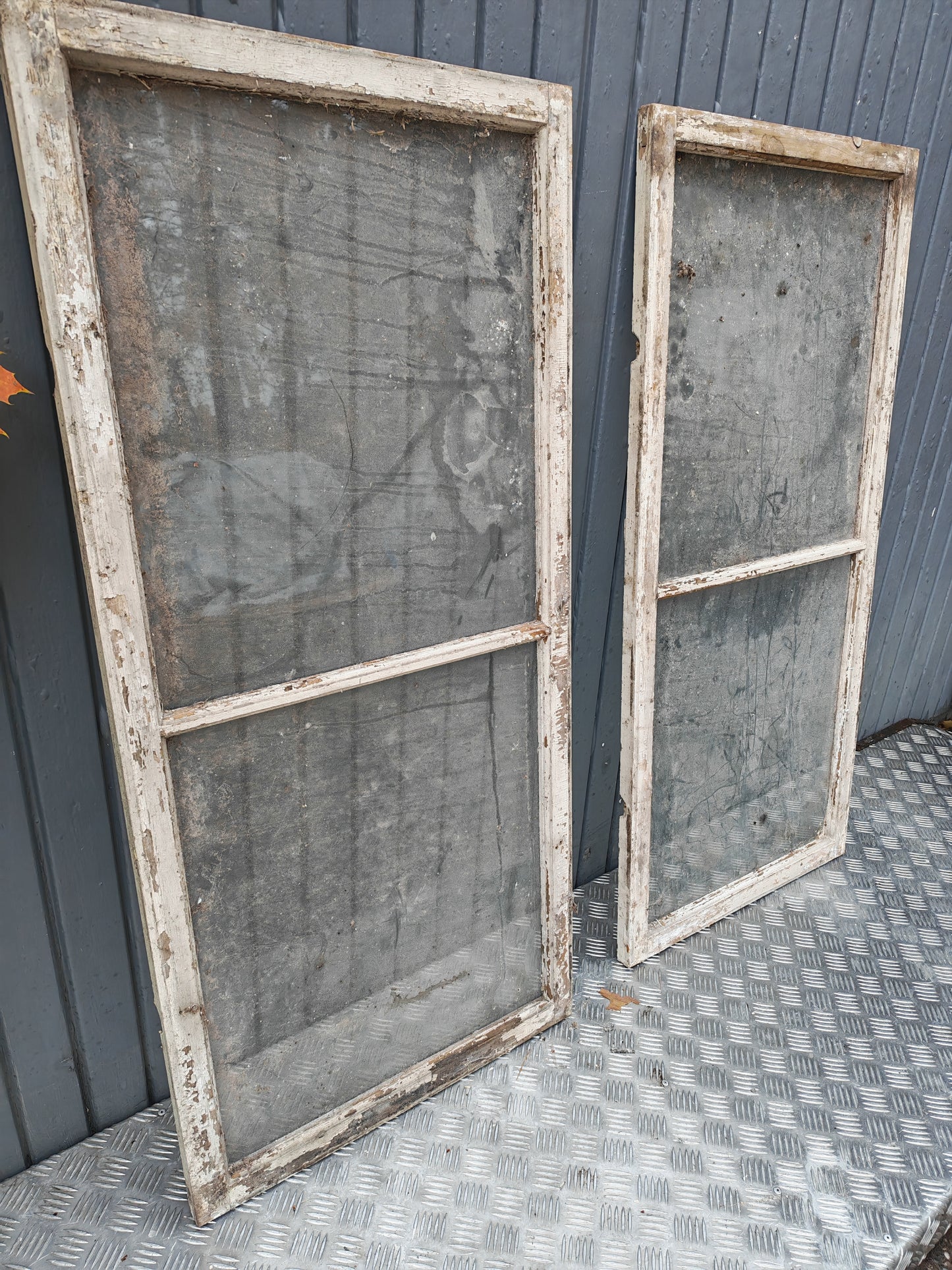 ART 3A  2ST B56 H121 D3 MUNBLÅST GLAS 1000 KR PER ST