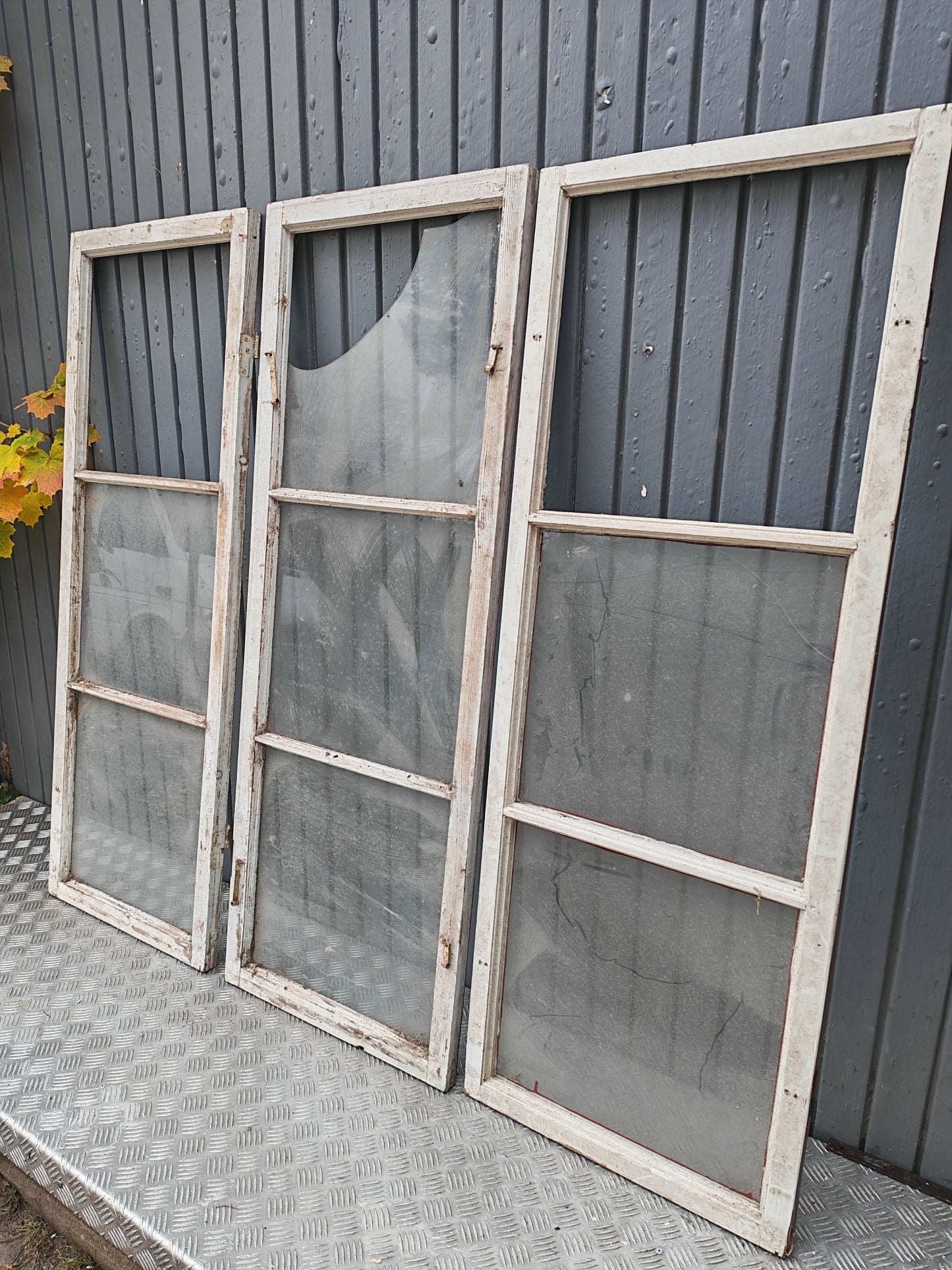 ART 3C 3ST B51,5 H143 D3 GAMALT GLAS 600 KR PER ST ( 3ST RUTTOR BEHÖVER KOMPLETTERAS MED GLAS )